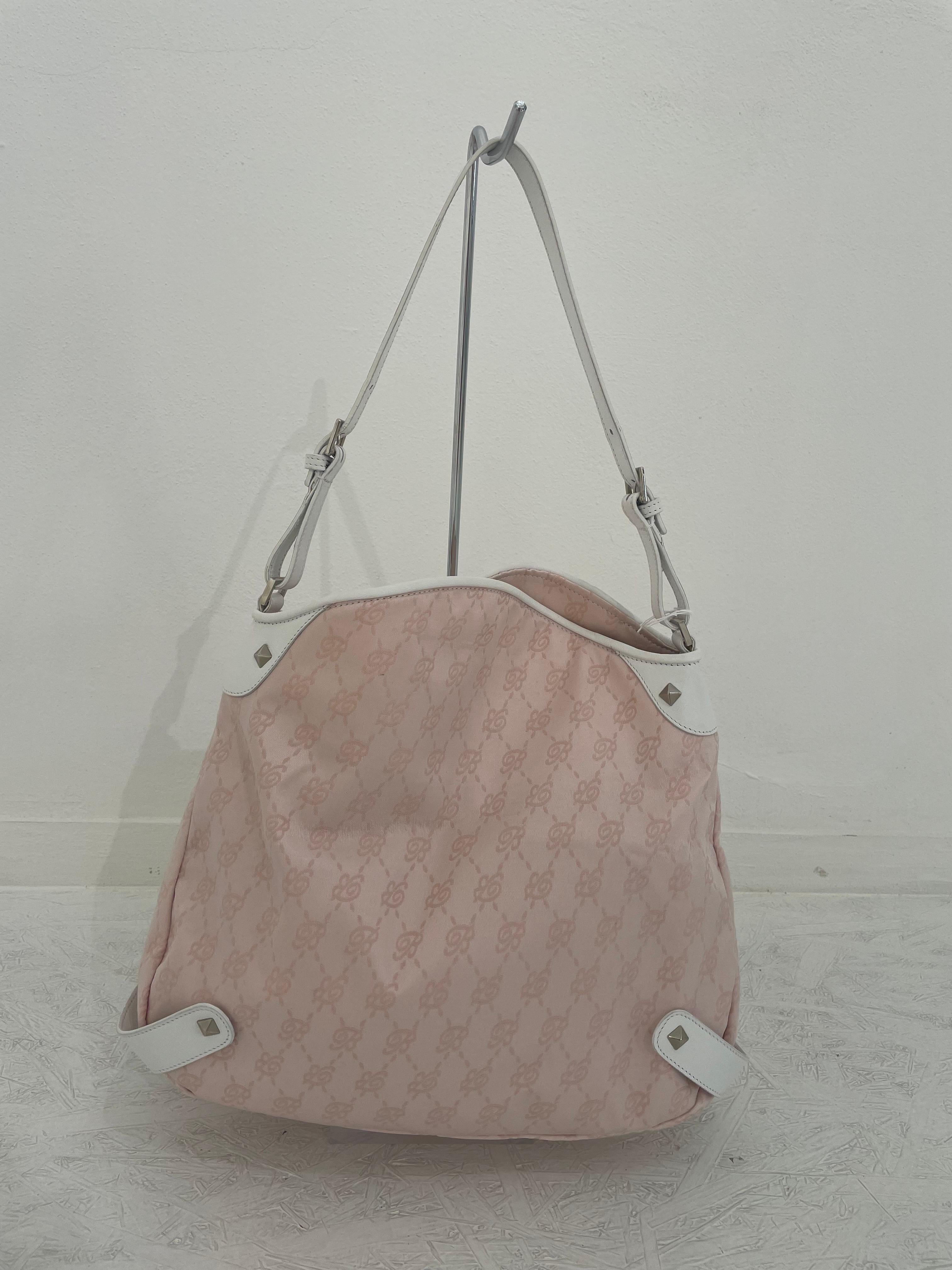 Grigio Borsa Blumarine in tessuto rosa con logo ricamato in vendita