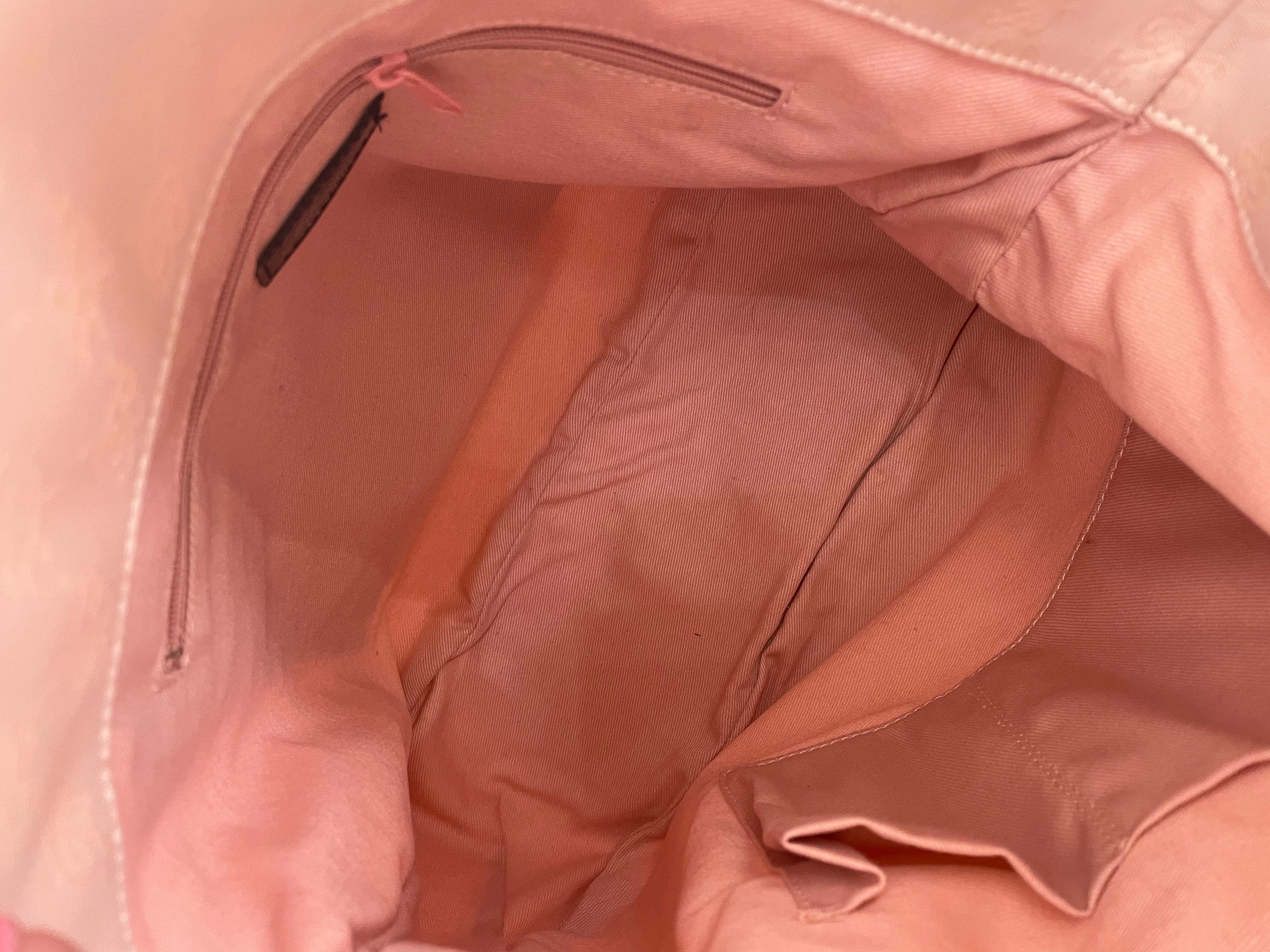 Borsa Blumarine in tessuto rosa con logo ricamato in vendita 1