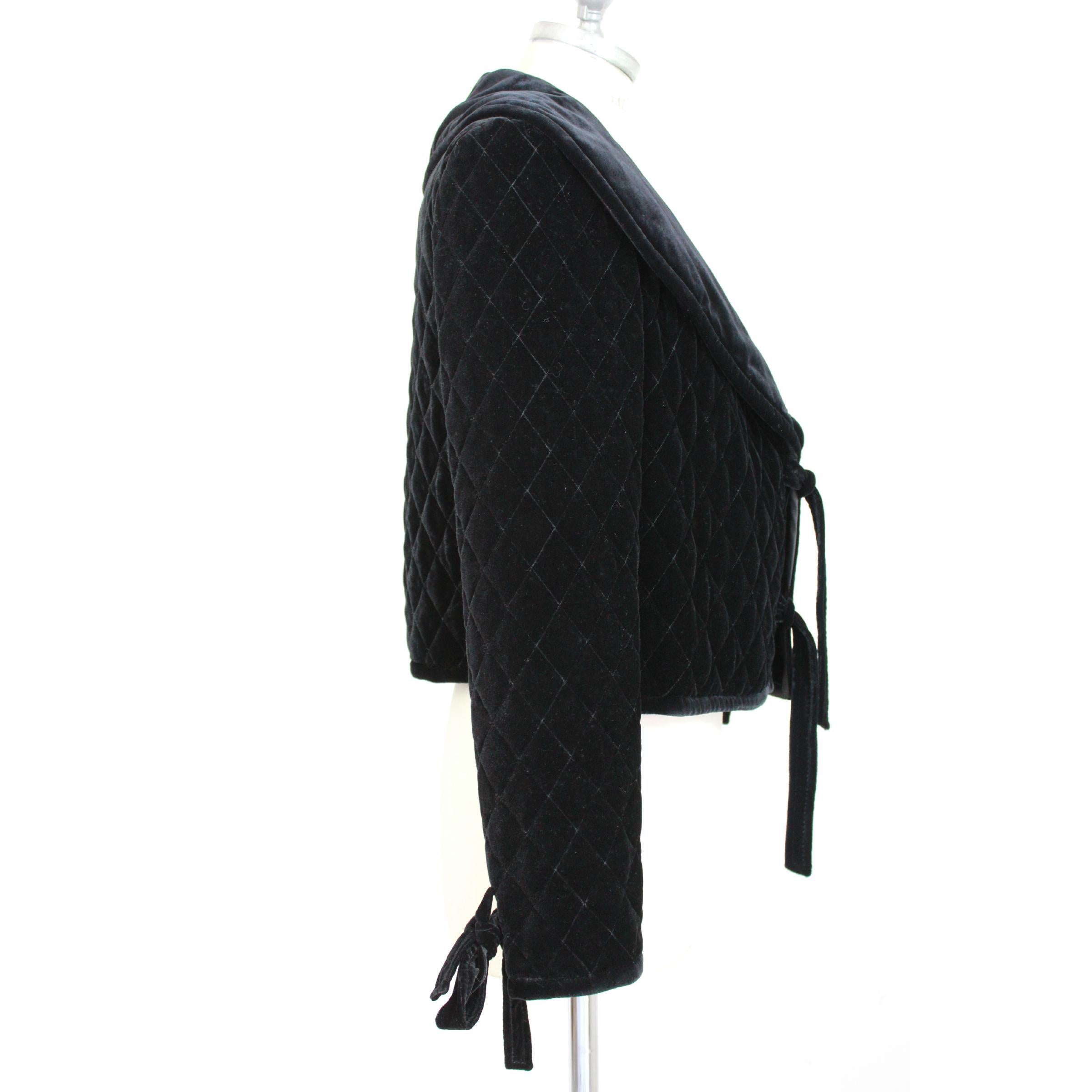 Blumarine Black Silk Quilted Coat 2000s In Excellent Condition For Sale In Brindisi, Bt