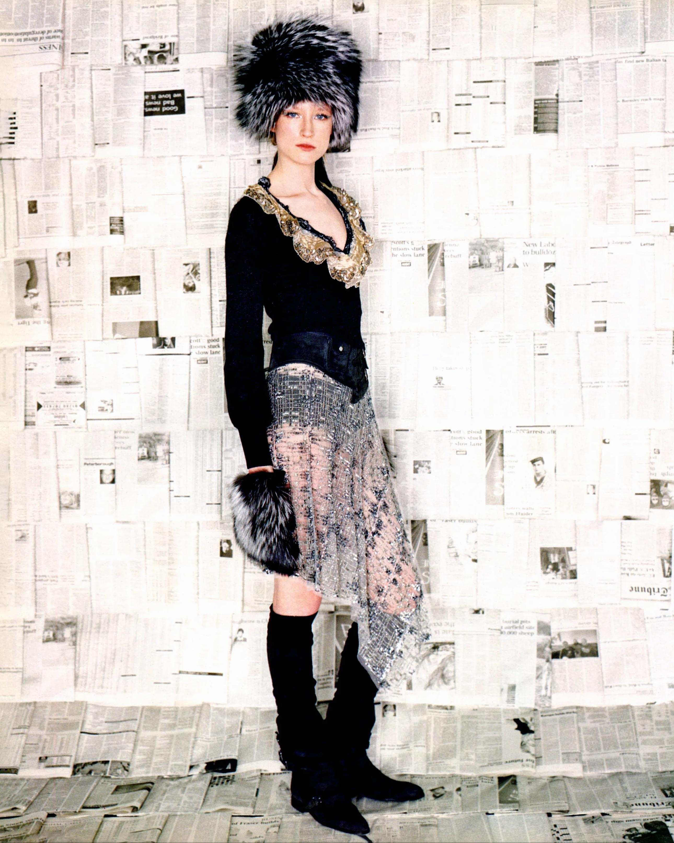 Blumarine by Anna Molinari Gonna a portafoglio con perline e paillettes in rame, FW 2001 In condizioni buone in vendita a London, GB