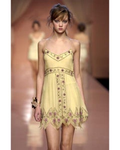 Blumarine Couture Primavera 2004 Pasarela Mantequilla Amarillo Vestido y Slip de Seda con Cuentas