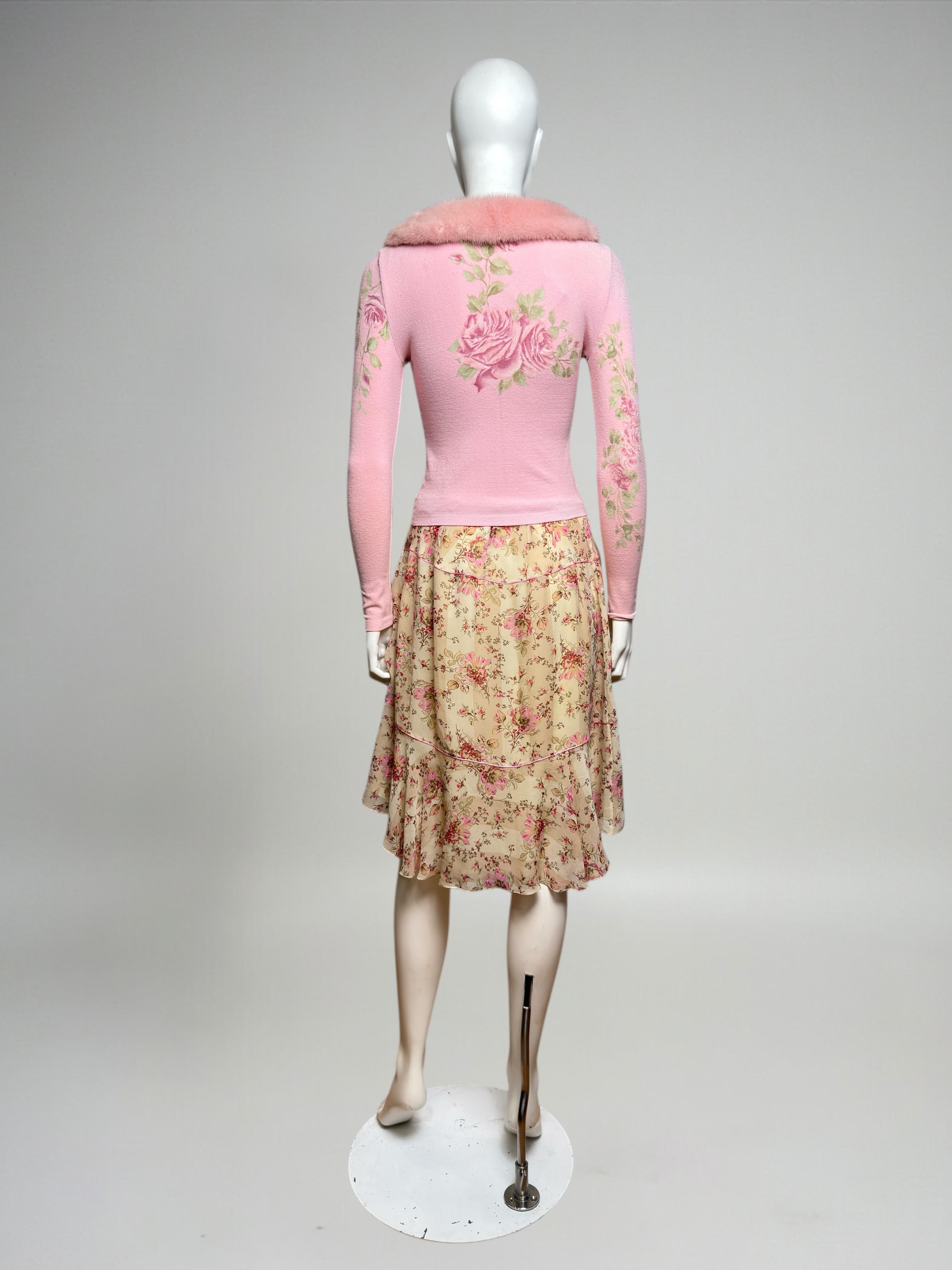 Blumarine F/W 1999 Conjunto de chaqueta de punto de piel rosa y falda de gasa floral 2