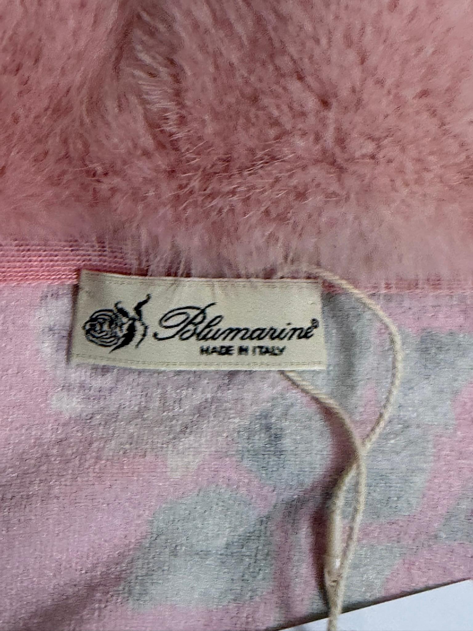 Blumarine F/W 1999 Conjunto de chaqueta de punto de piel rosa y falda de gasa floral 4