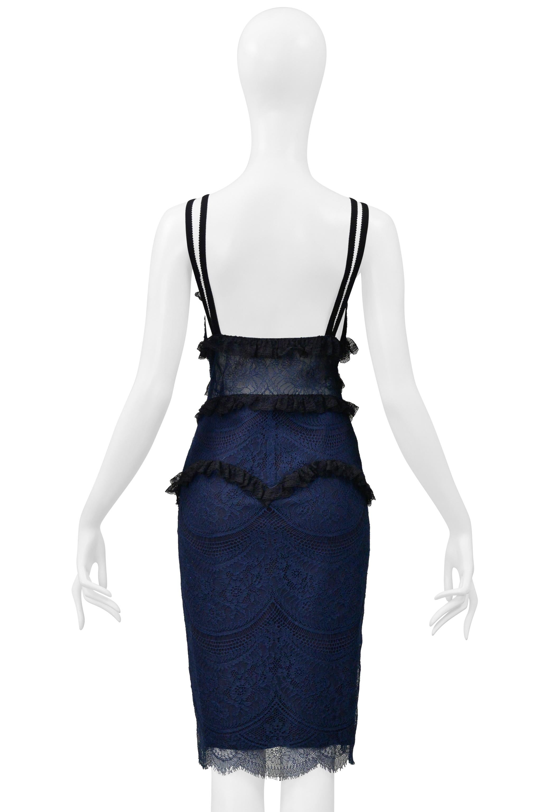 Blumarine Vestido de gasa y encaje azul marino y negro con volantes en venta 2