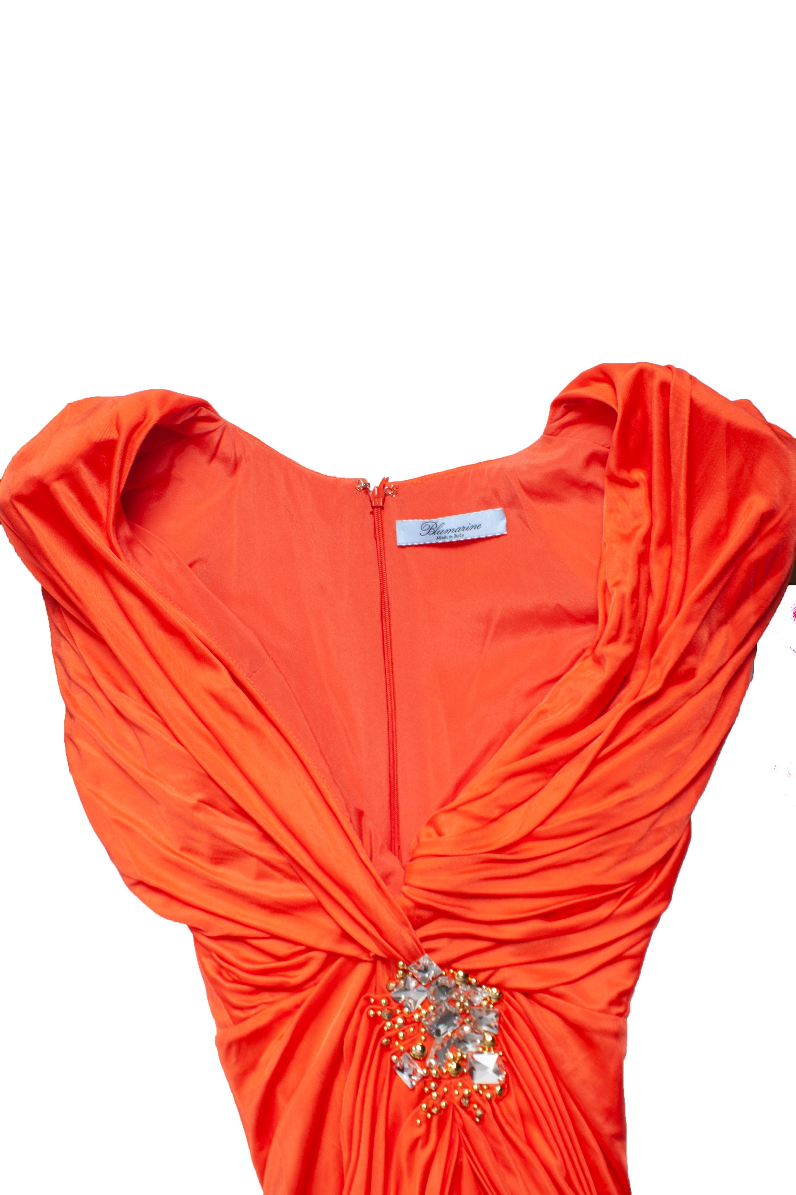 Orangefarbenes drapiertes Kleid aus Blumarin im Angebot 2