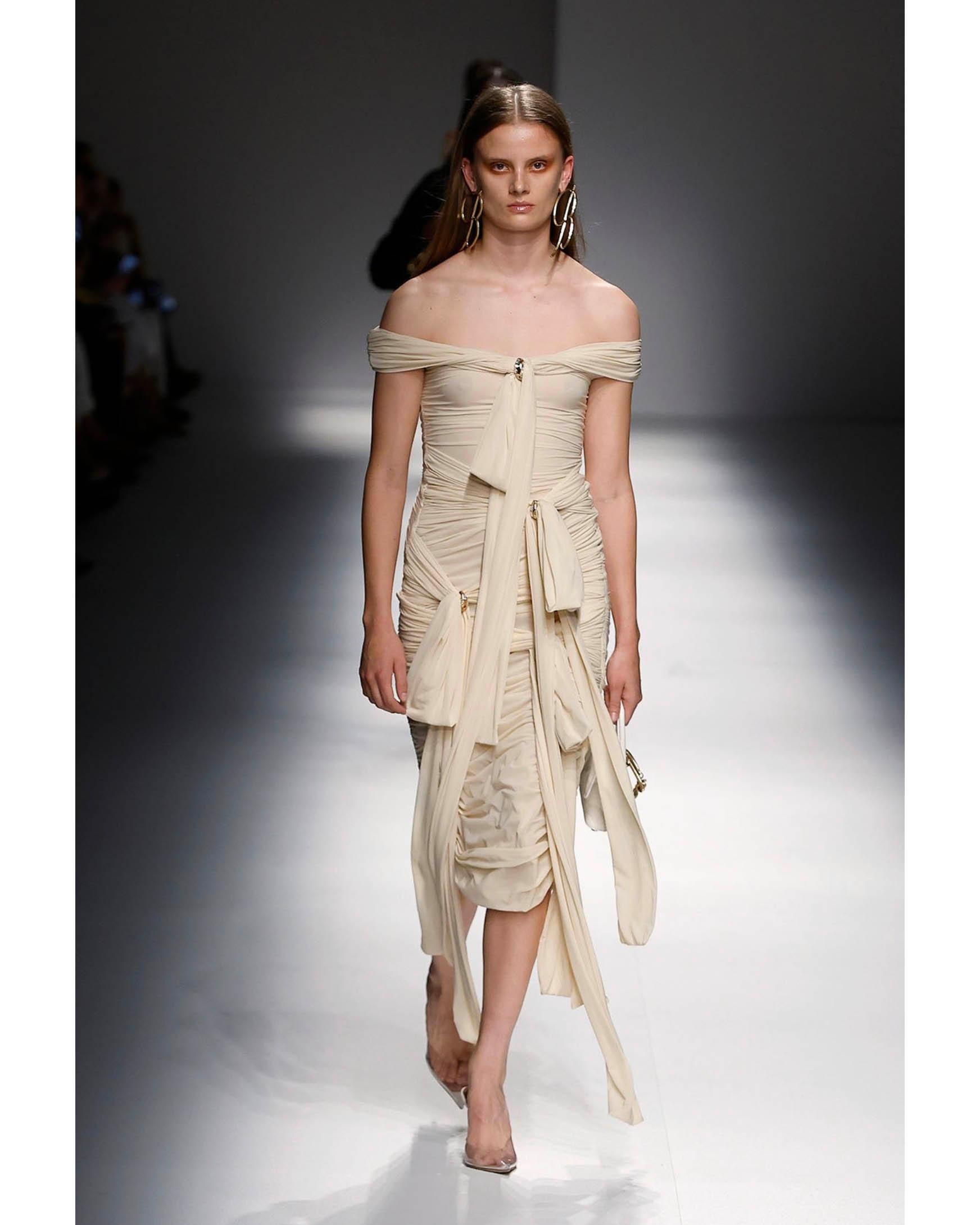 Blumarine Gerafftes Nude Mesh Laufstegkleid - Frühling/Sommer 2024, mit Originaletikett im Angebot 1