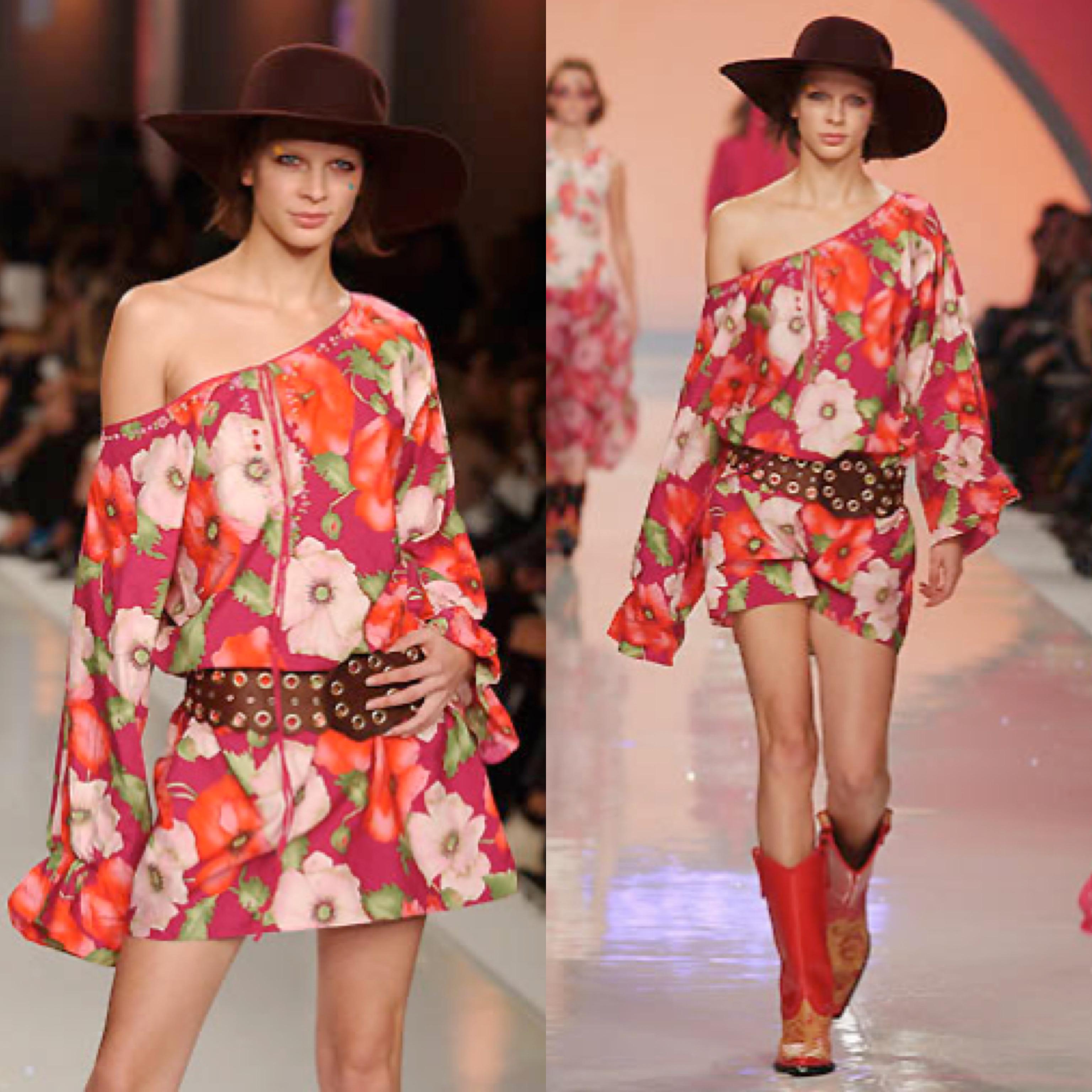Rose Blumarine S/S 2002 - Chemisier en soie à fleurs multicolores Top en vente