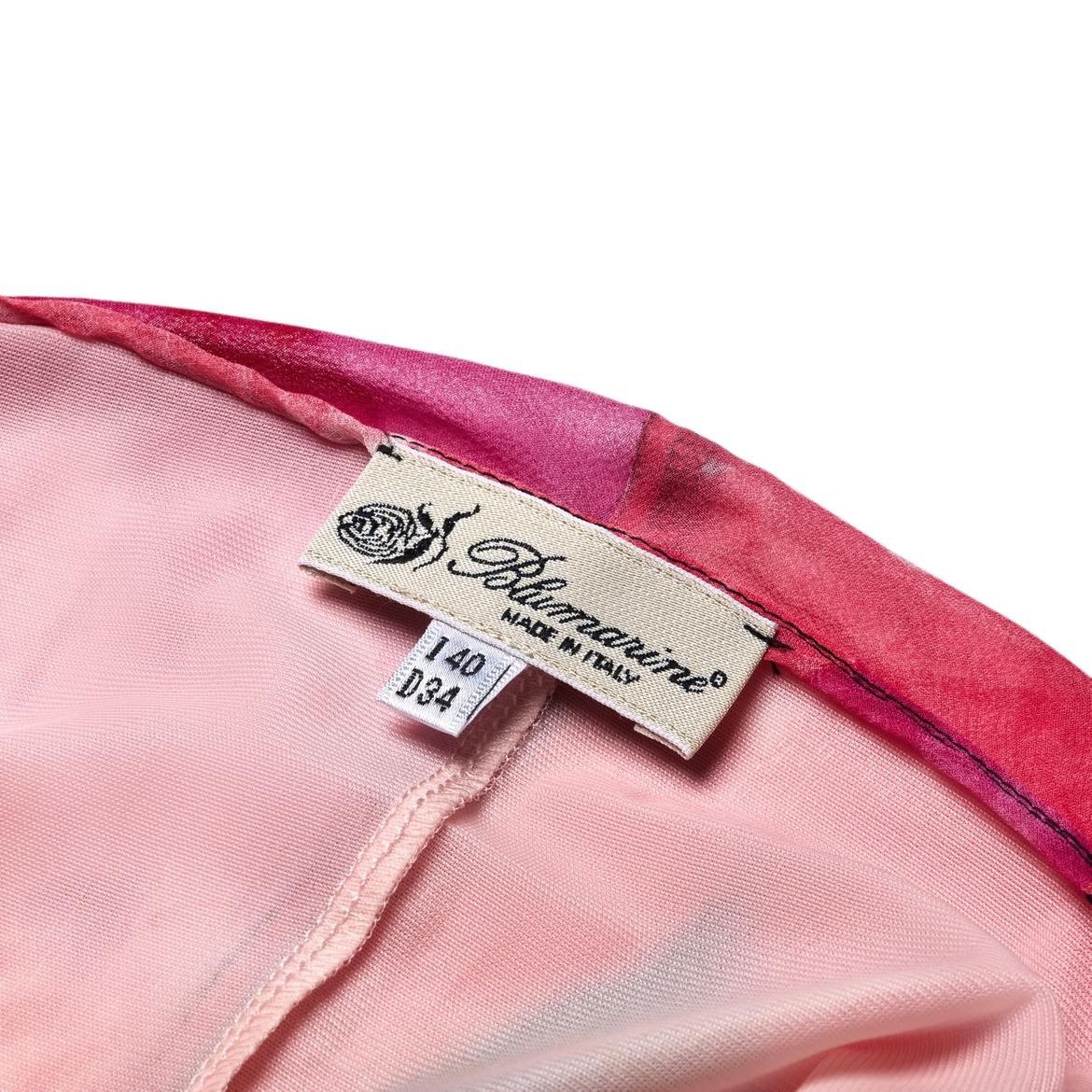 Blumarine S/S 2002 - Robe en soie à fleurs d'hibiscus roses et noires en vente 1