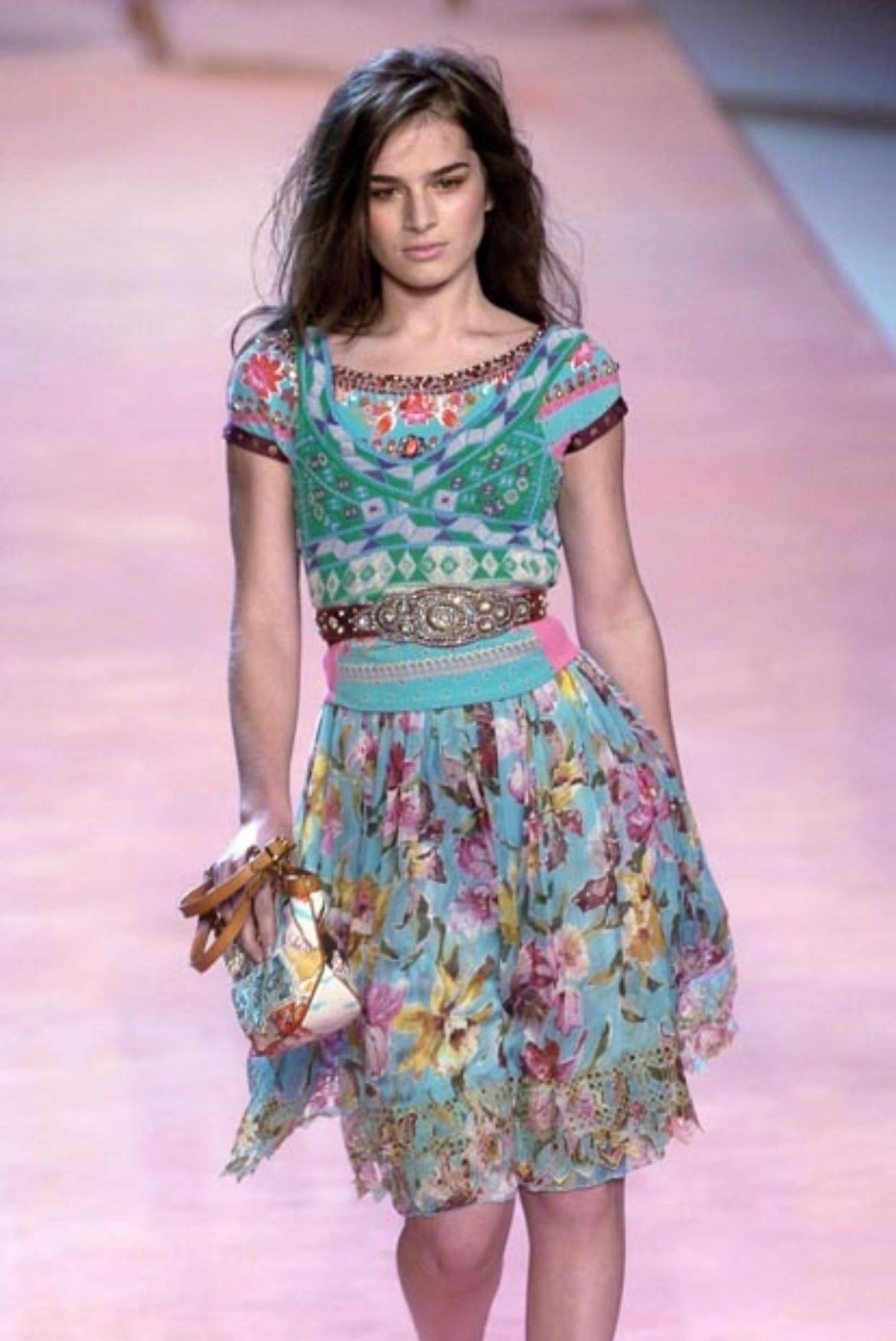 Gris Blumarine S/S 2005 - Chemisier en soie à sequins floraux - Bleu en vente