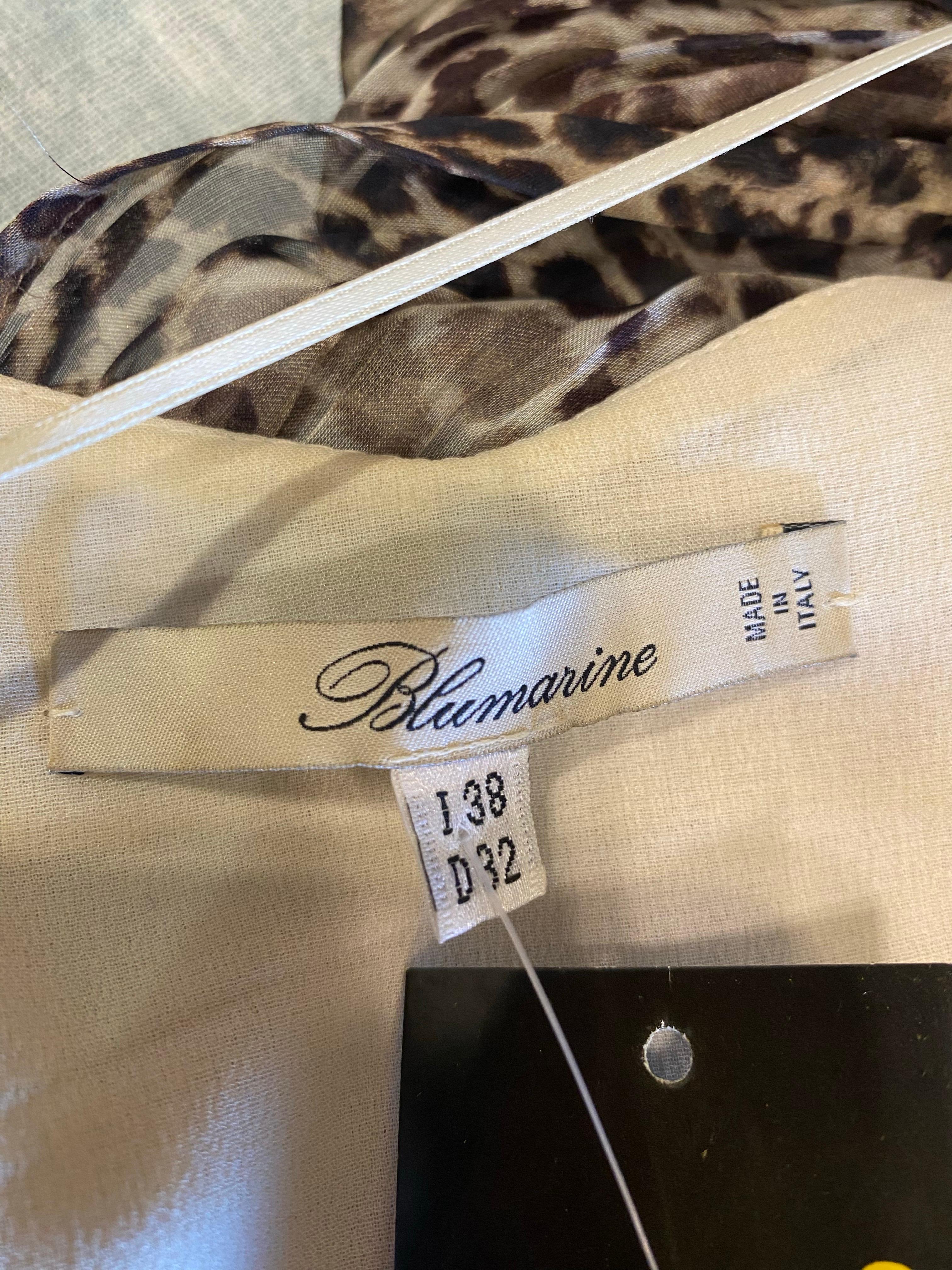 Robe en soie Blumarine à imprimé tacheté et nœud perlé à la taille. en vente 1