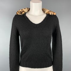BLUMARINE Size 4 Black Knitted Wool Blend V-neck Pullover