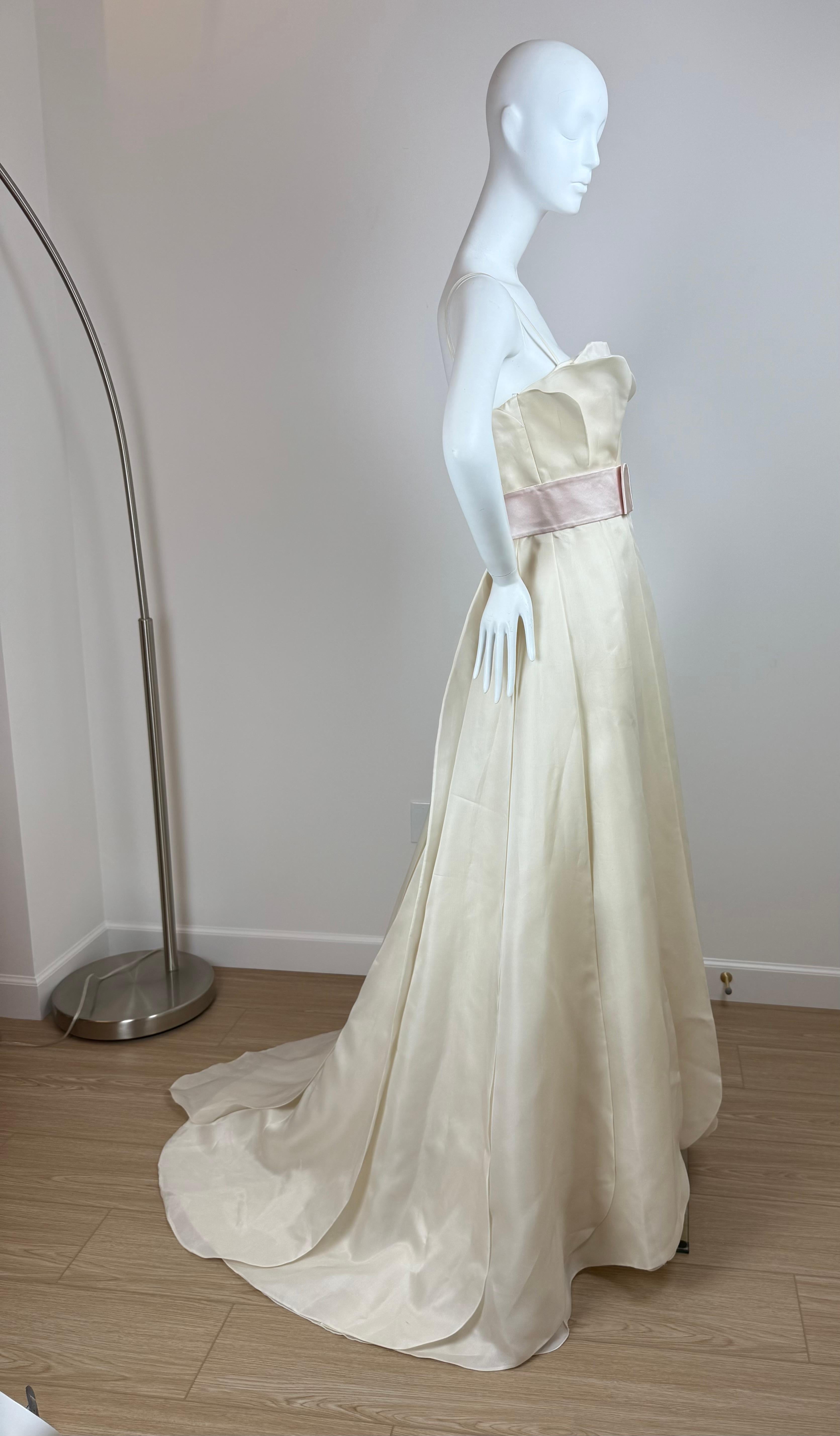 BLUMARINE SPOSA Vintage Vanilla Cream Silk Petal Bridal Gown Pink Belt Ballgown 5
