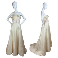 BLUMARINE SPOSA Vintage Vanilla Cream Silk Petal Bridal Gown Pink Belt Ballgown