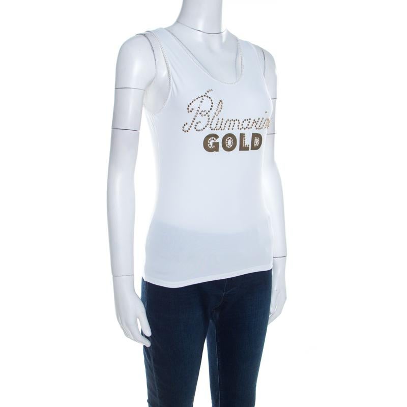 This summer add this sleeveless top from Blumarine to your wardrobe. It is well tailored with the best quality nylon blend and is given a nice look with the signature and GOLD lettering print on the front. This top will leave a trendy look when you