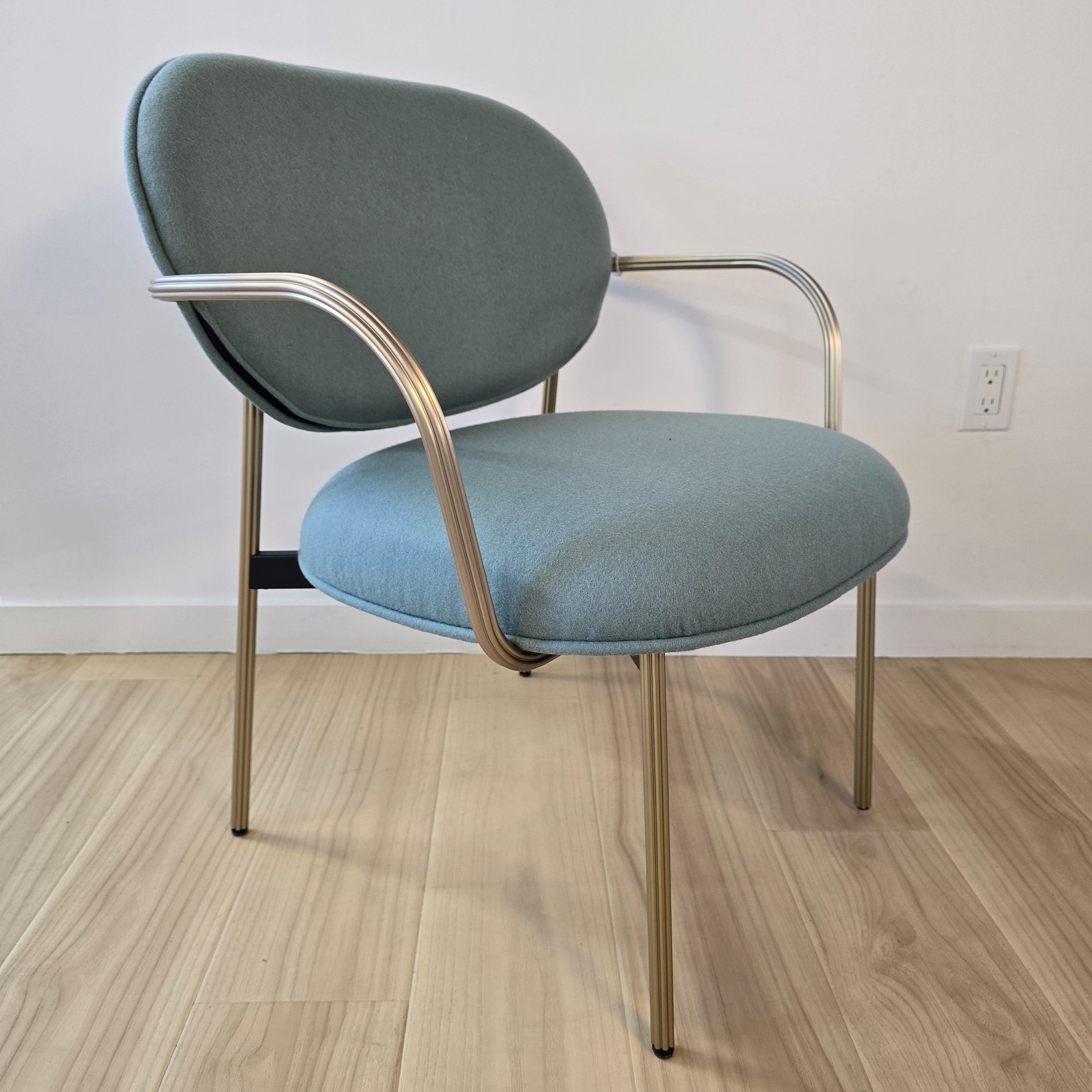 Sillón BLUME Lounge  *Muestra en Excelente estado para la venta en Carson, CA