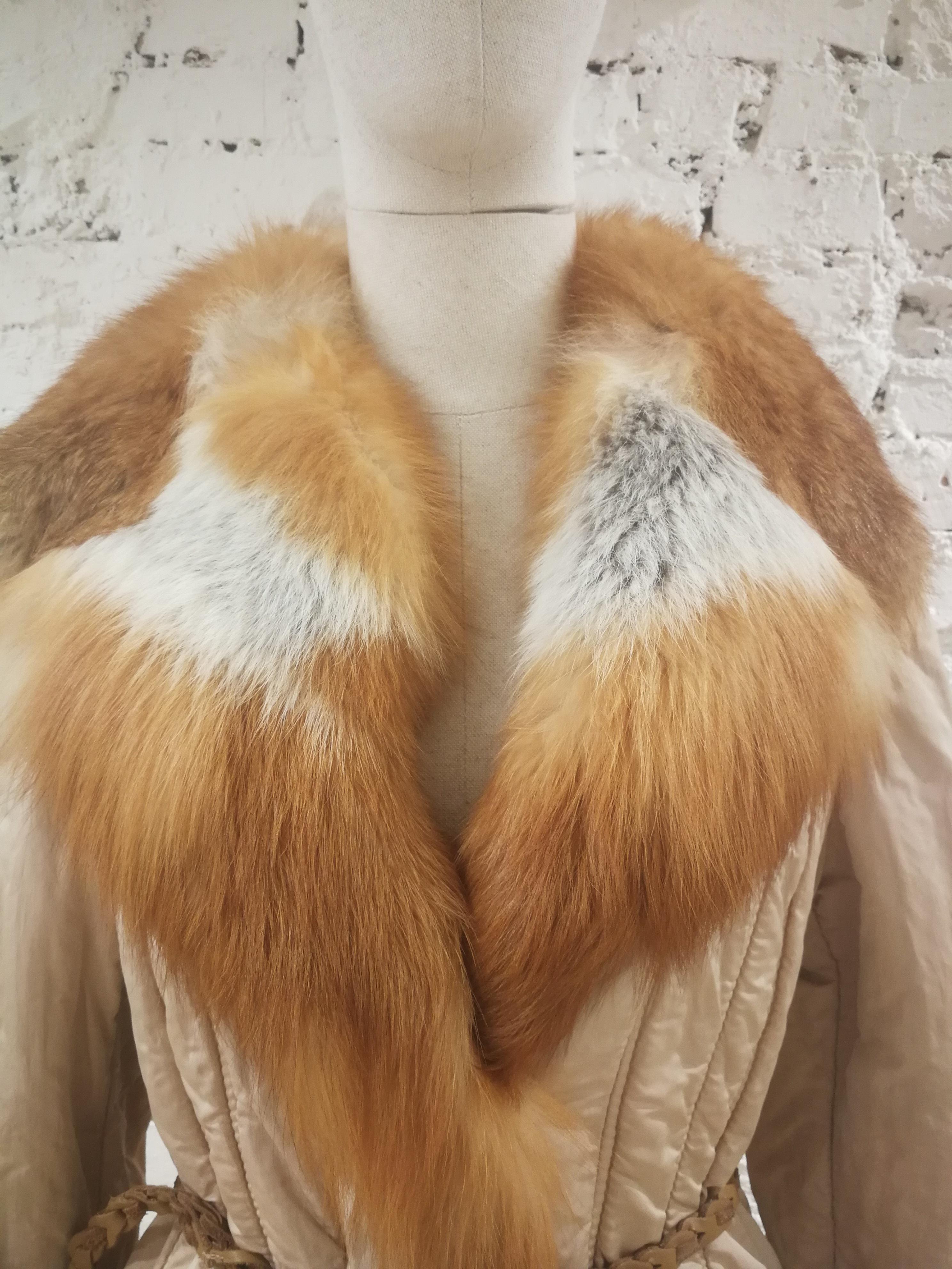 Blur Beije Real Fox Coat 
totally made in italy in size 44
composition: polyestere