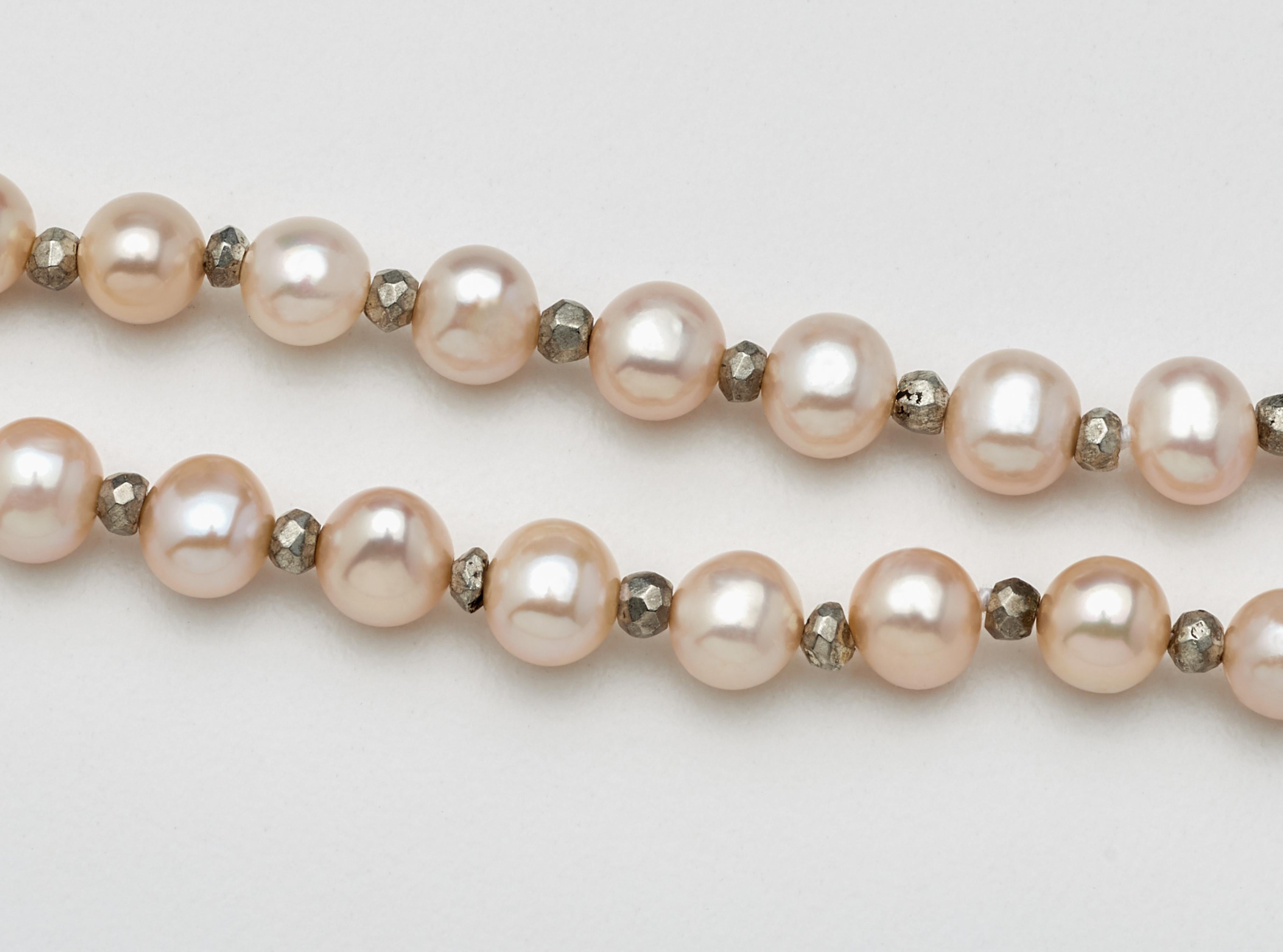 Collier de perles Akoya blush avec pendentif en argent sterling et diamant en forme de goutte d'eau Neuf - En vente à Mount Kisco, NY