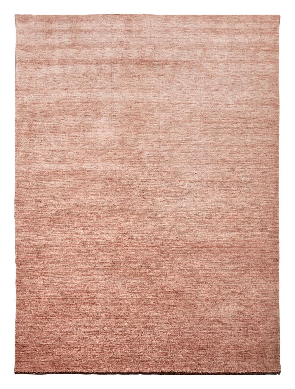 Blush earth carpet by Massimo Copenhagen
Handwoven
Materials: 100% New Zealand Wool
Dimensions: W 300 x H 400 cm
Available colors: Verte grey, moss green, blush, sea green, and charcoal.
Other dimensions are available: 140 x 200 cm, 170 x 240
