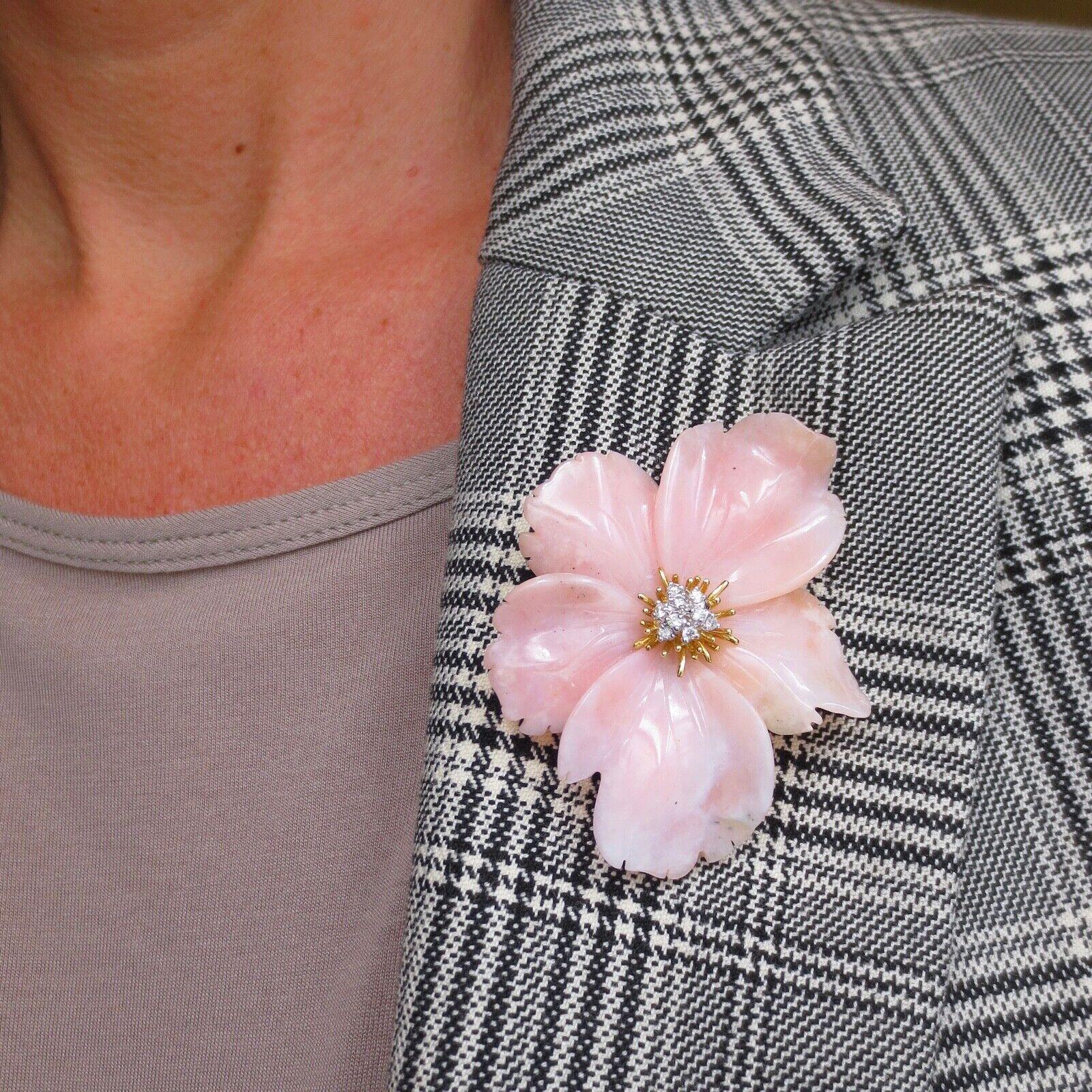Rosa Koralle und Diamant-Blumenbrosche im Angebot 1
