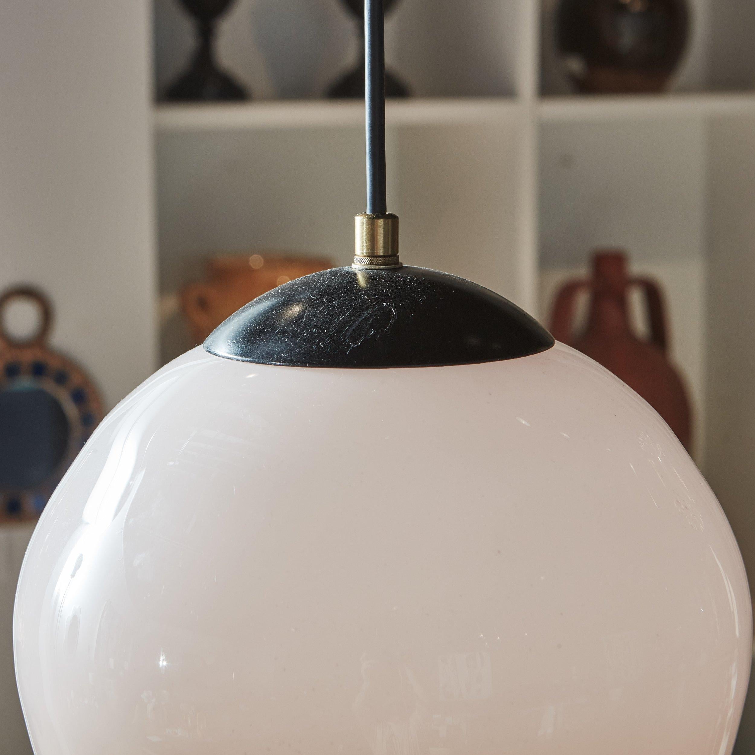 Blush Pink Murano Glass Pendant Light Attributed to Vistosi, Italy 1970s In Good Condition For Sale In Chicago, IL