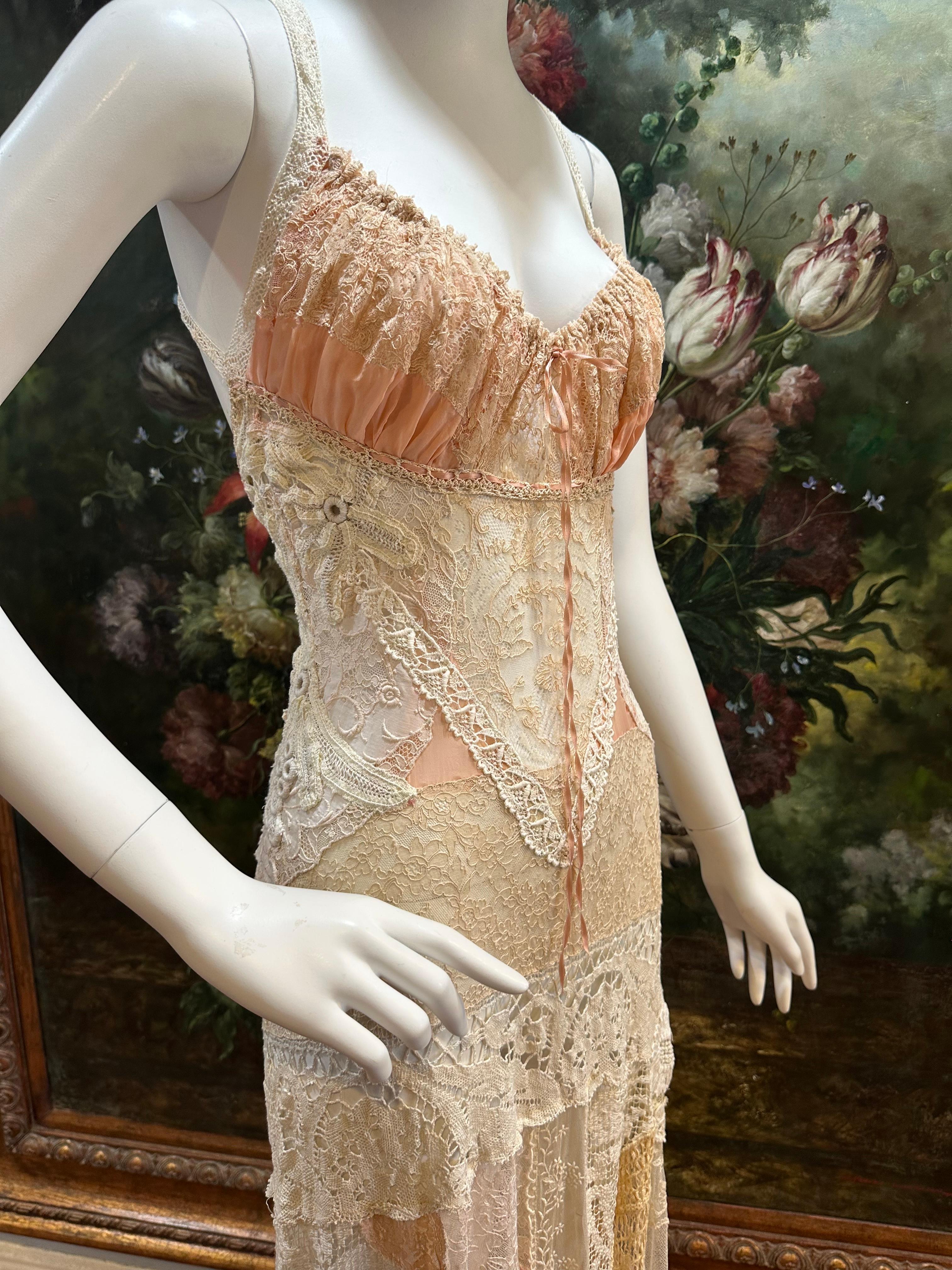 Rosa & weiße antike Spitze Patchwork-Kleid im Angebot 2