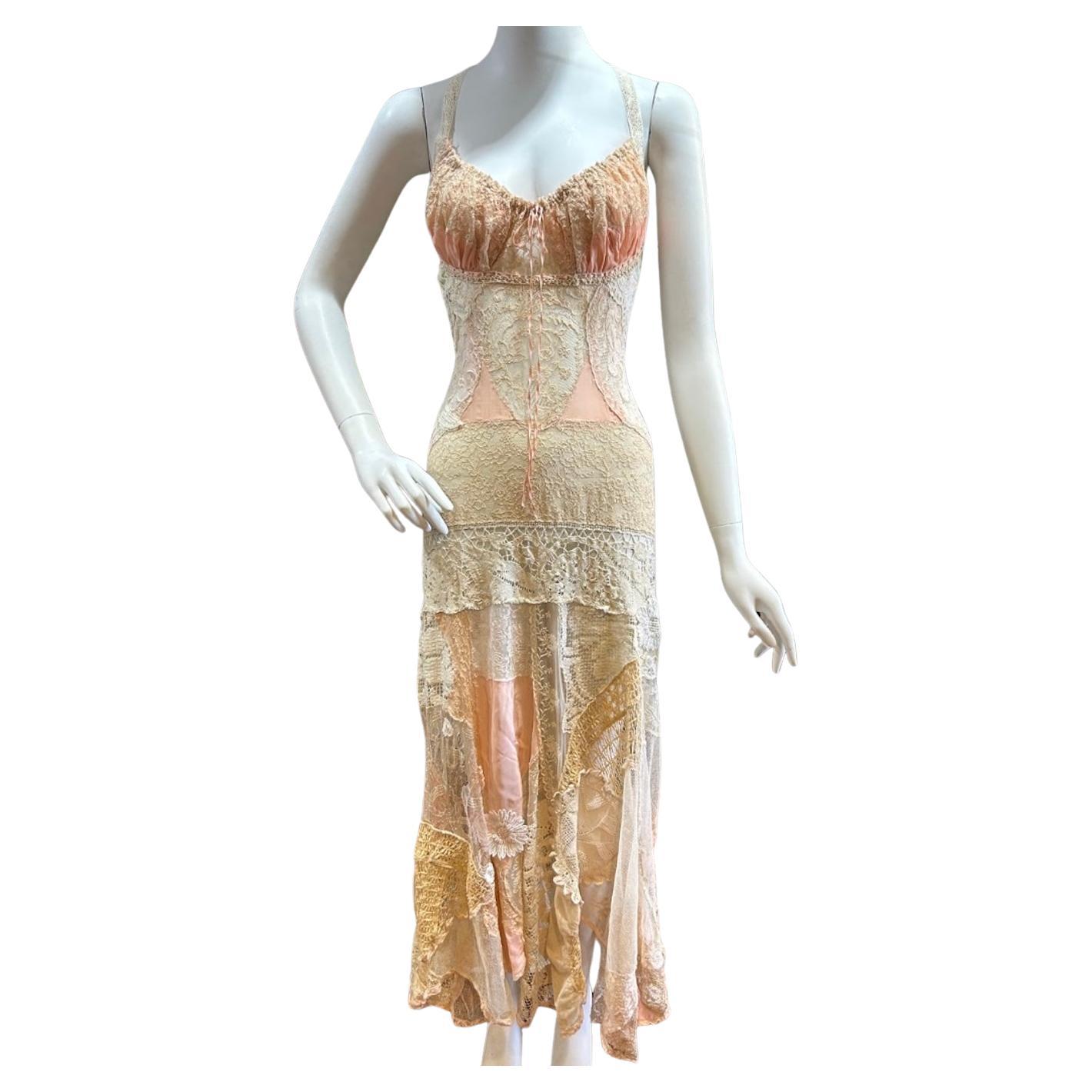 MORPHEW ATELIER Rosa & Weiße Antike Spitze Patchwork-Kleid

Gesamtlänge: 53 Zoll.

Breite des Kleidungsstücks: in.

US: