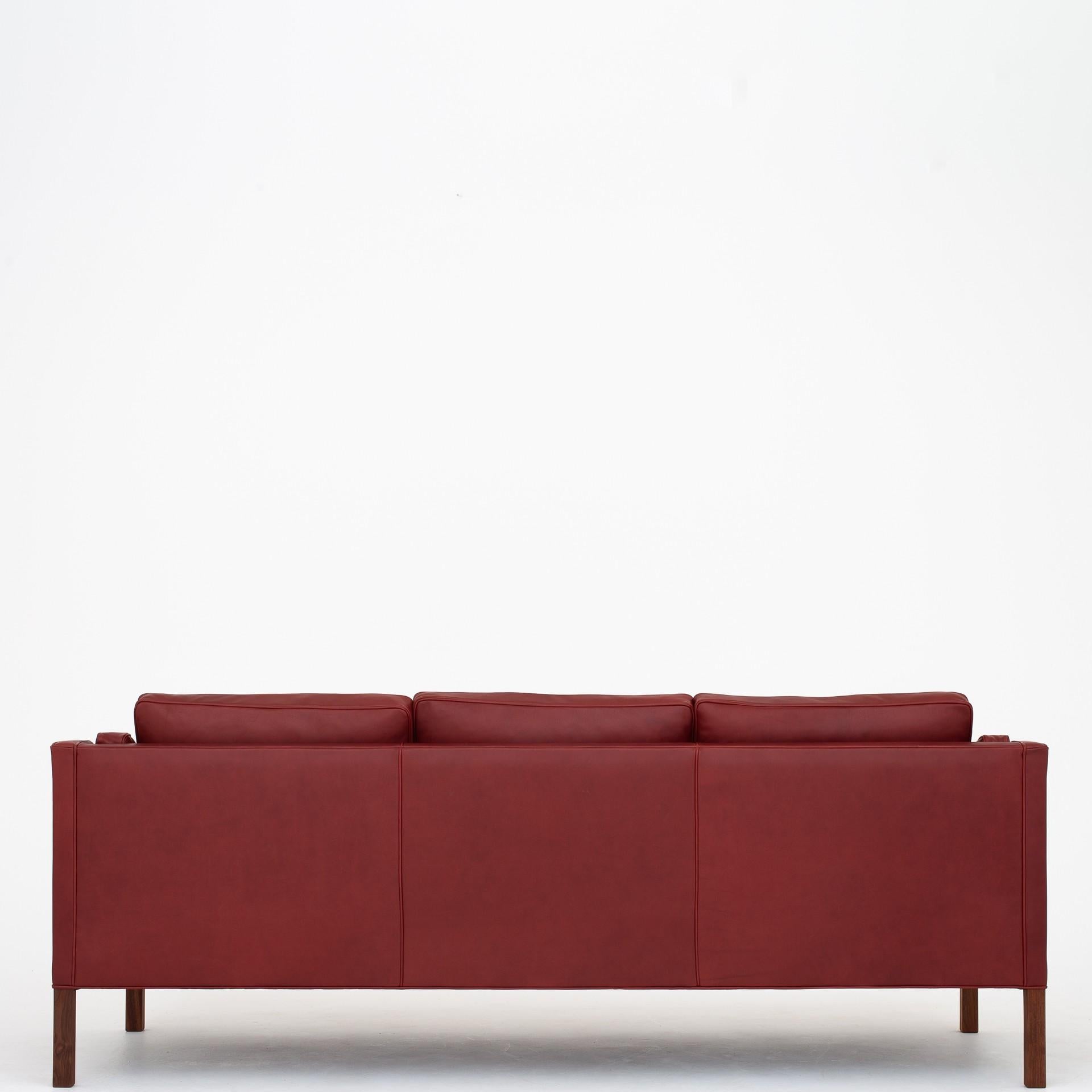 BM 2213, reupholstered 3-seat sofa in elegance Indian red leather. Maker Fredericia Furniture.