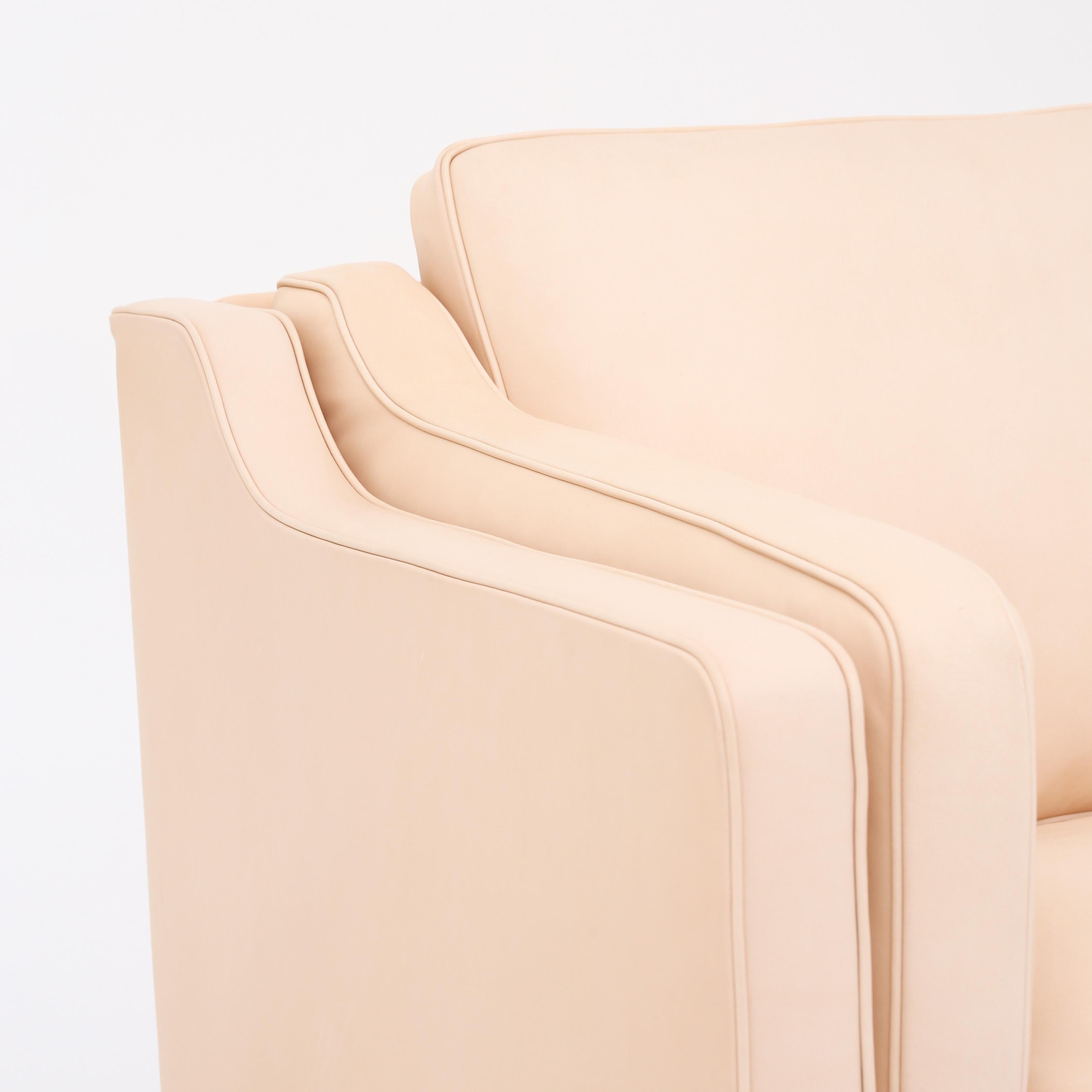 Børge Mogensen / Fredericia Furniture. BM 2213 - Reupholstered 3-seater sofa in natural leather.
