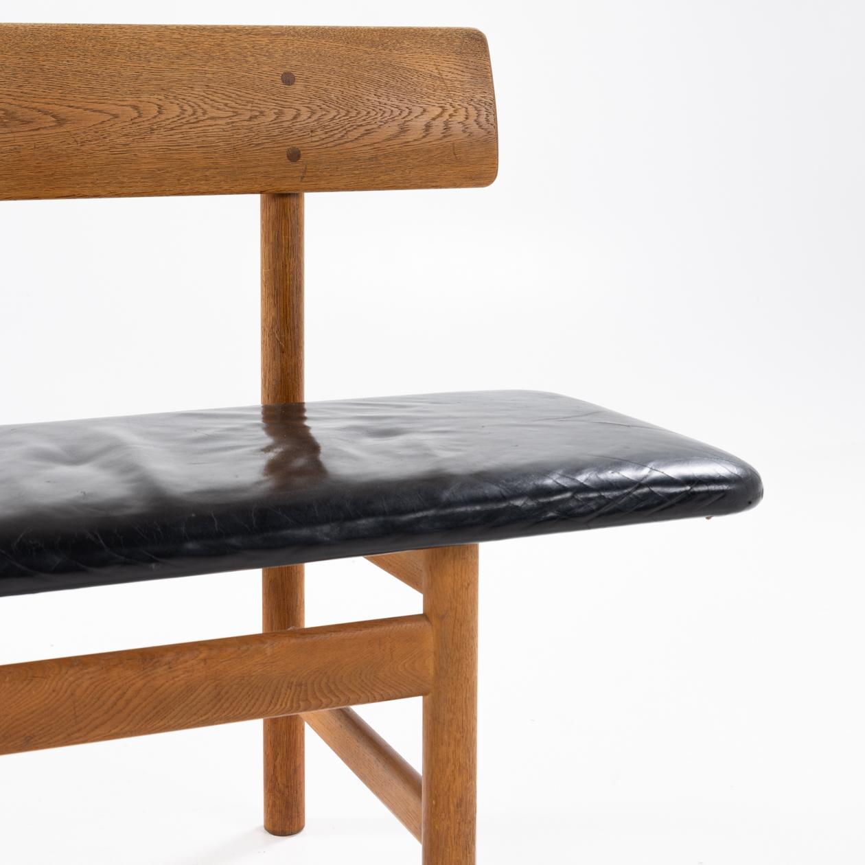 BM 3171 bench in oak with patinated leather by Børge Mogensen In Good Condition For Sale In Copenhagen, DK