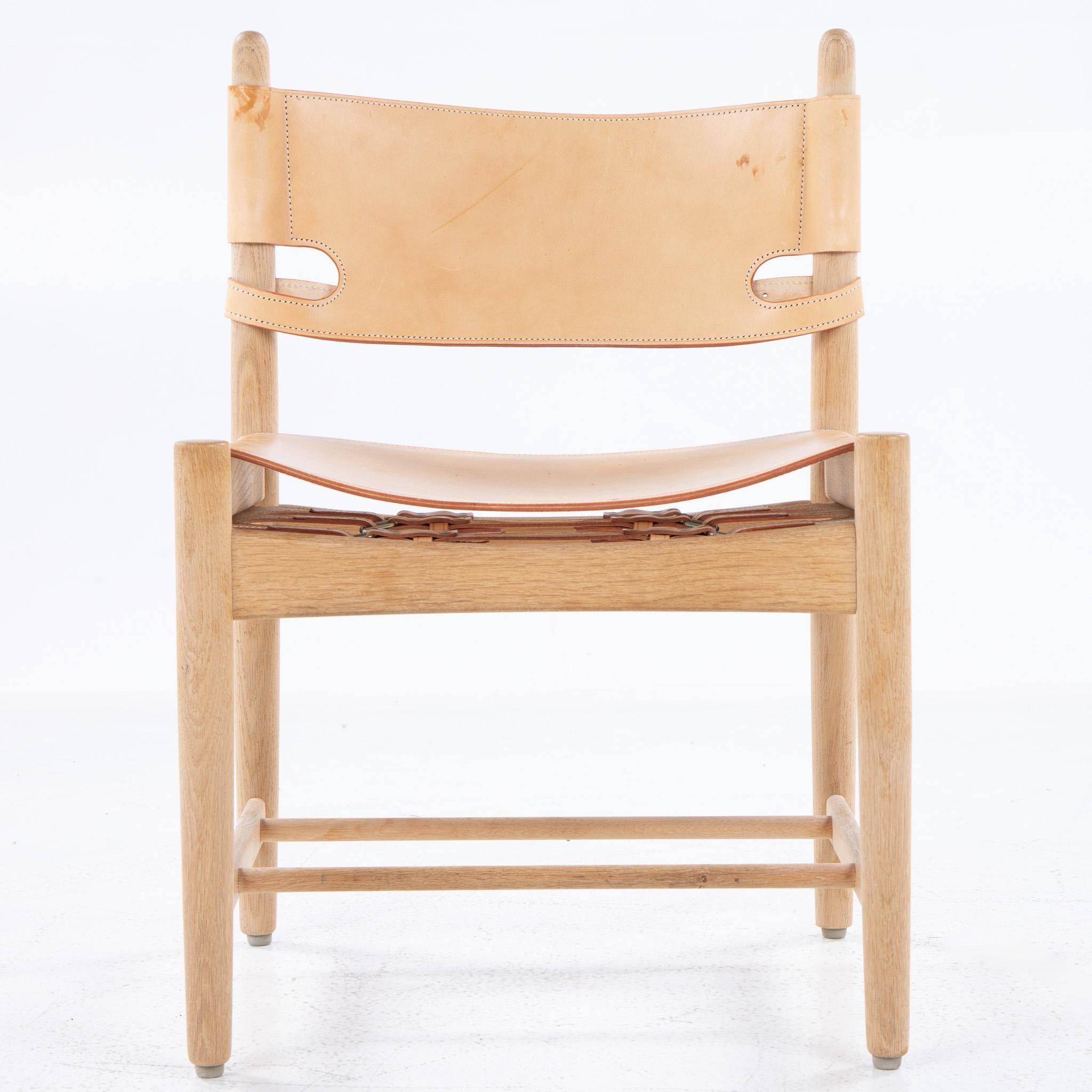BM 3237 - Set di 6 'Sedie da caccia' in Oak e pelle pieno fiore patinata. Di Børge Mogensen, prodotto da Fredericia Furniture.