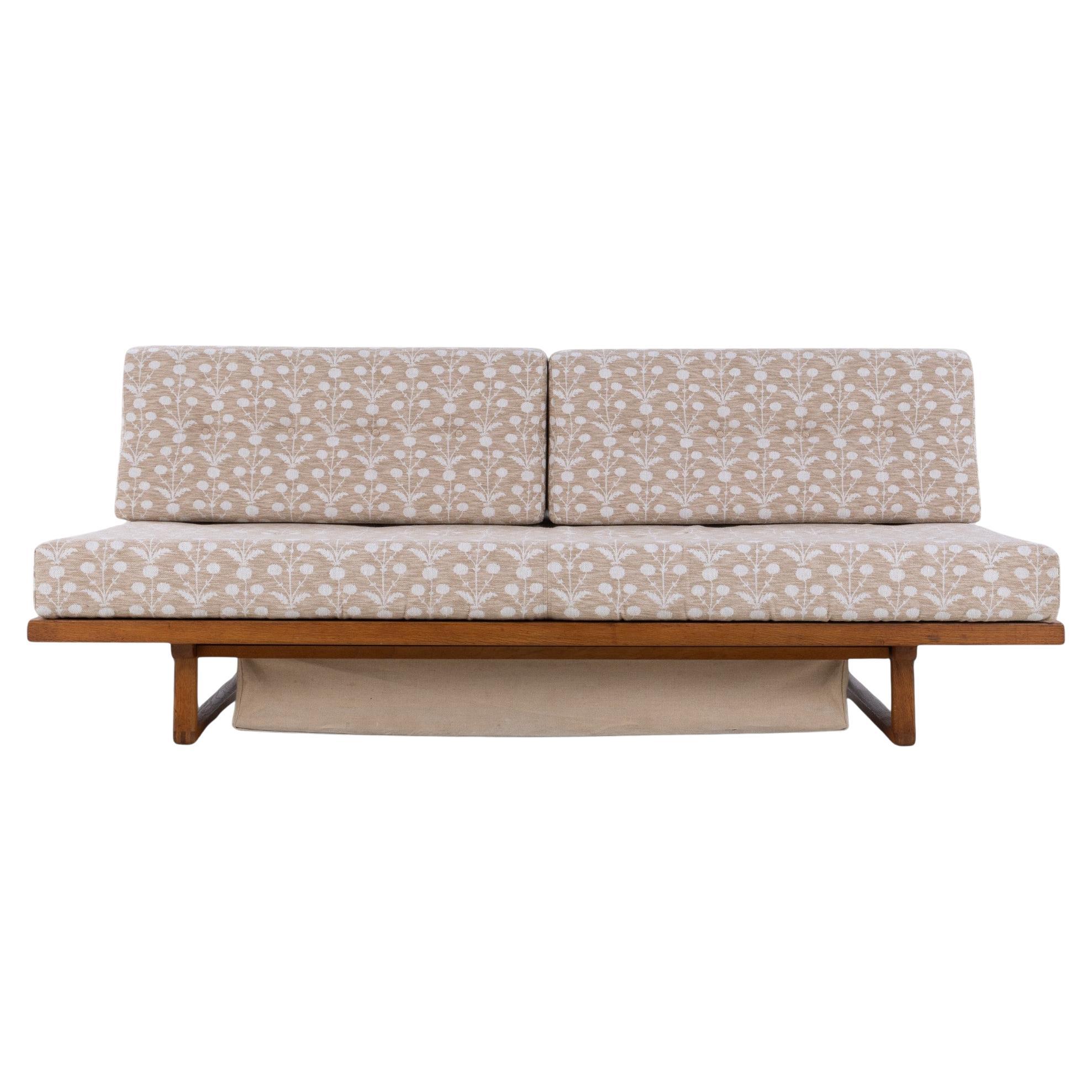 BM 4312 - Reupholstered daybed in oak by Børge Mogensen en vente