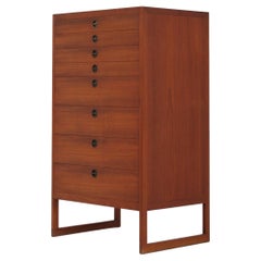 Commodes and Chests of Drawers