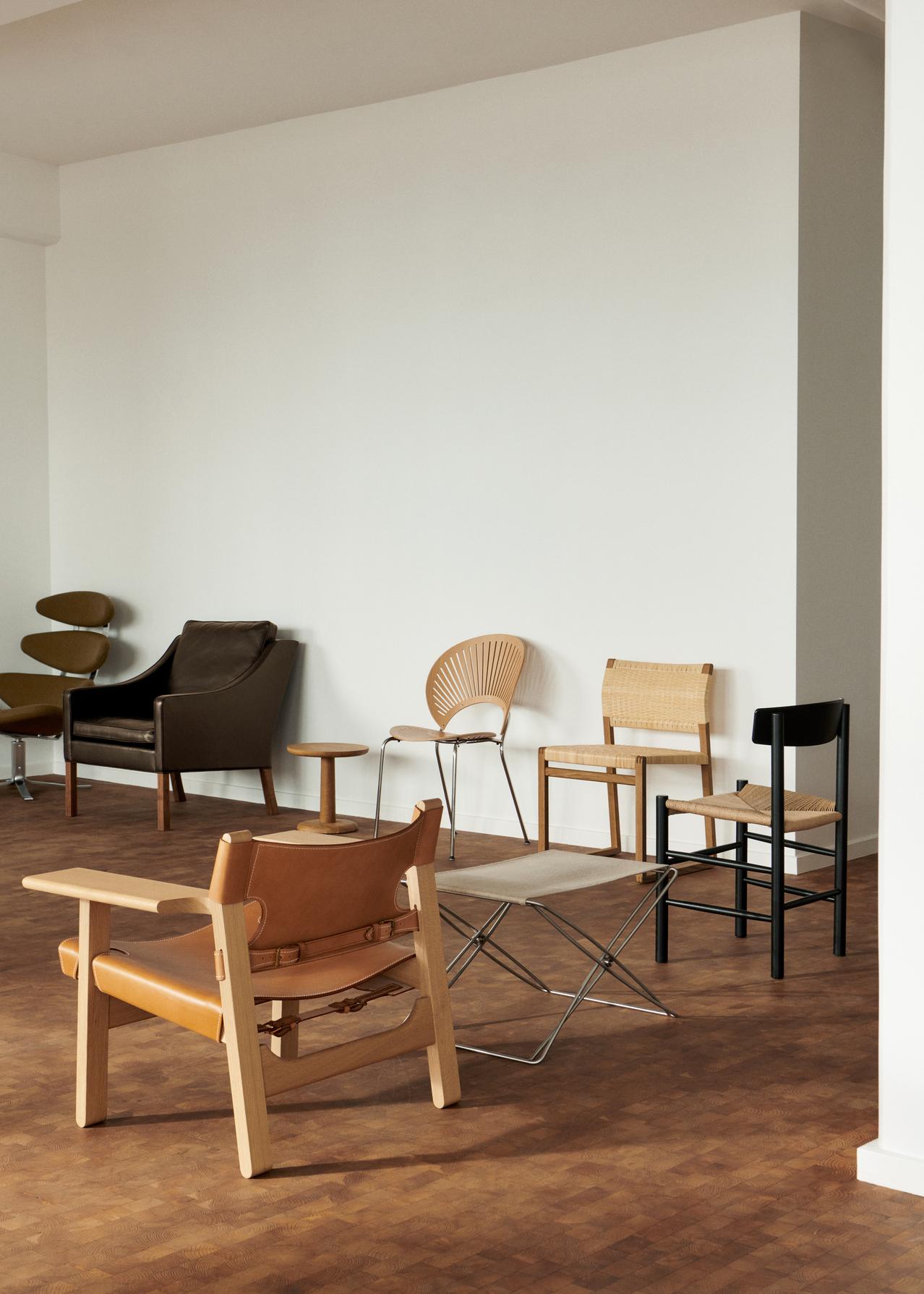 BM61 Chair, Lacquered Oak/Natural Cane Wicker, by Børge Mogensen for Fredericia In New Condition For Sale In Dubai, AE
