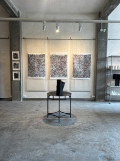 Inchiostro su carta di riso e feltro. Paesaggio espanso, dipinto blu e viola di grandi dimensioni