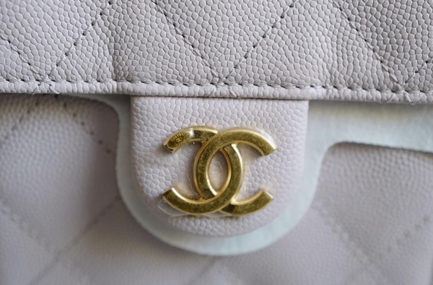BNIB Chanel 25K Small Hobo Bag Lilac Grained Calfskin with Gold Hardware (Sac hobo en cuir de veau grainé lilas avec accessoires en or) en vente 6