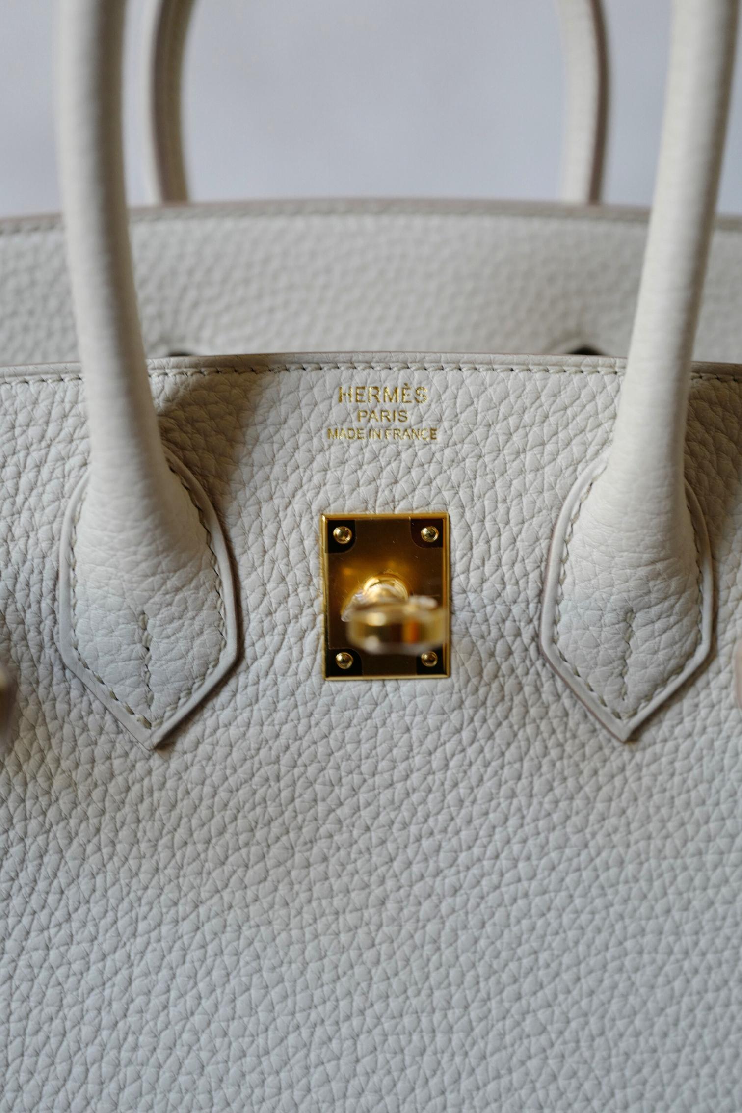 BNIB Bolso Hermès Birkin 25 Piel Beton Veau Togo con Herrajes Dorados K 2025 en venta 12