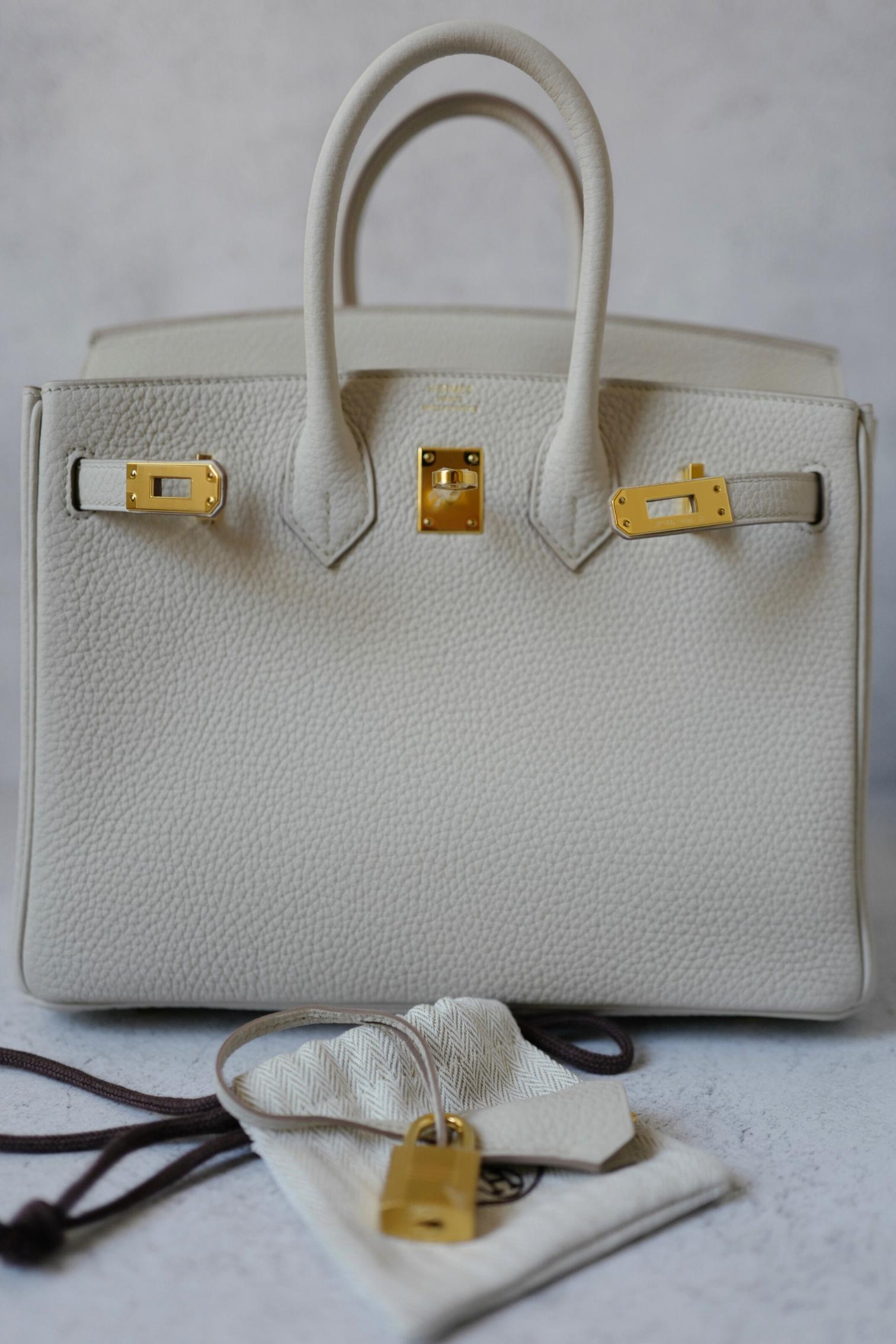 BNIB Bolso Hermès Birkin 25 Piel Beton Veau Togo con Herrajes Dorados K 2025 en venta 15