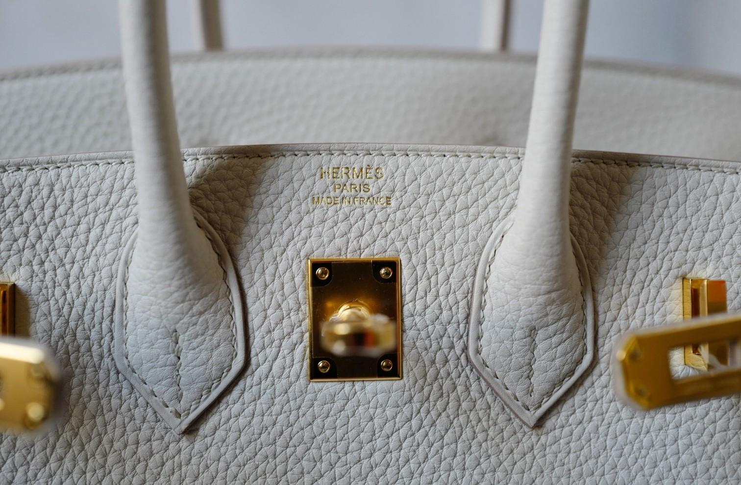 De las mujeres BNIB Bolso Hermès Birkin 25 Piel Beton Veau Togo con Herrajes Dorados K 2025 en venta