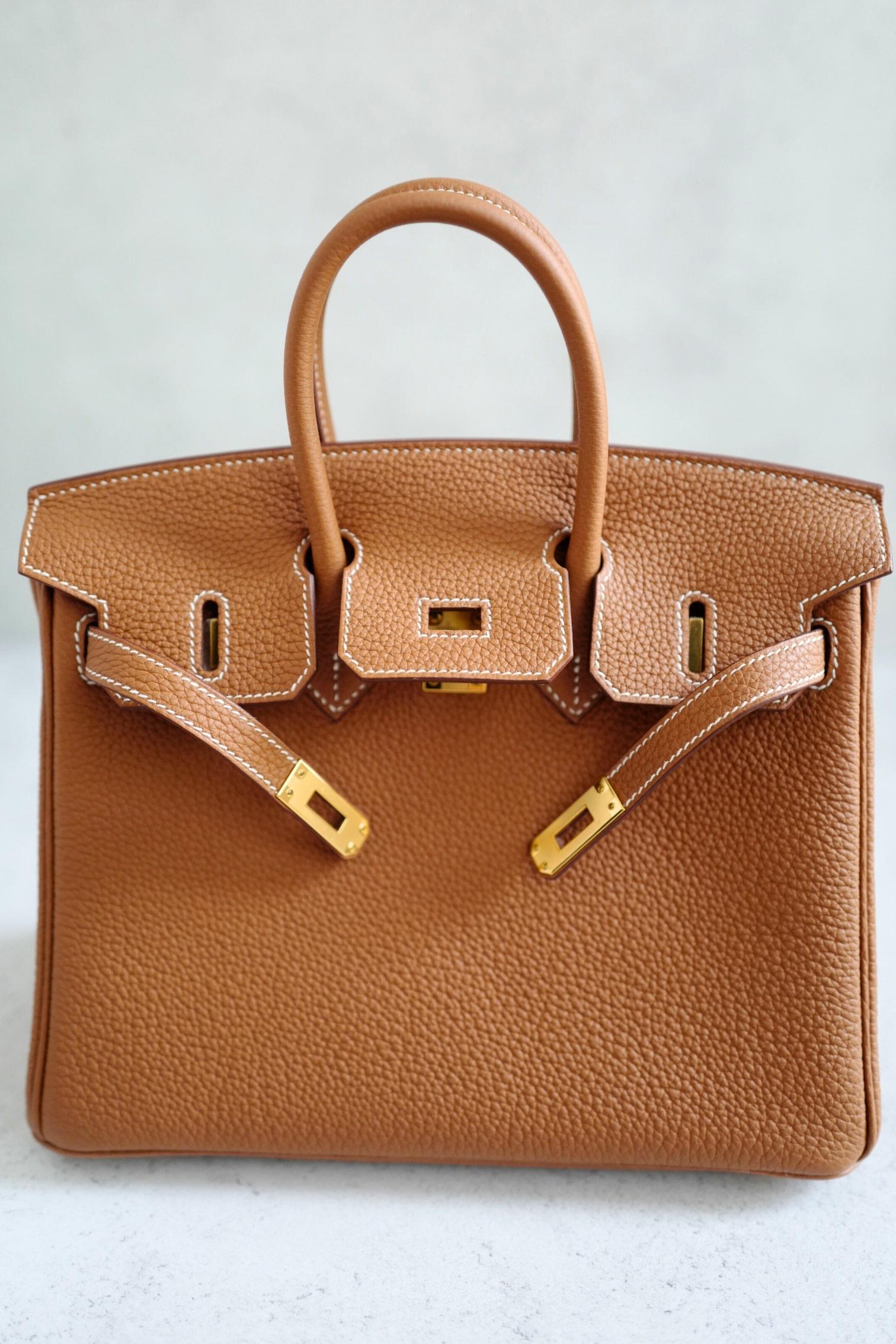 BNIB Hermès Birkin 25 Bag Gold Togo Leather with Gold Hardware en vente 3