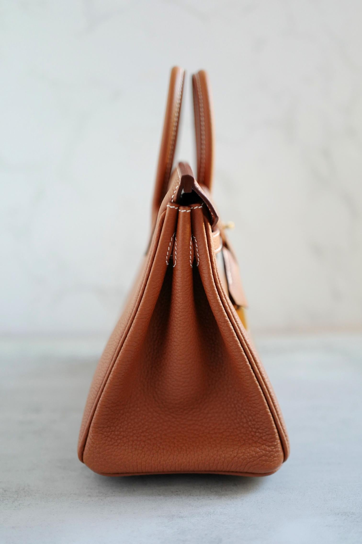 Marrone BNIB Hermès Birkin 25 Borsa in pelle Togo Oro con Hardware Oro Timbro K in vendita