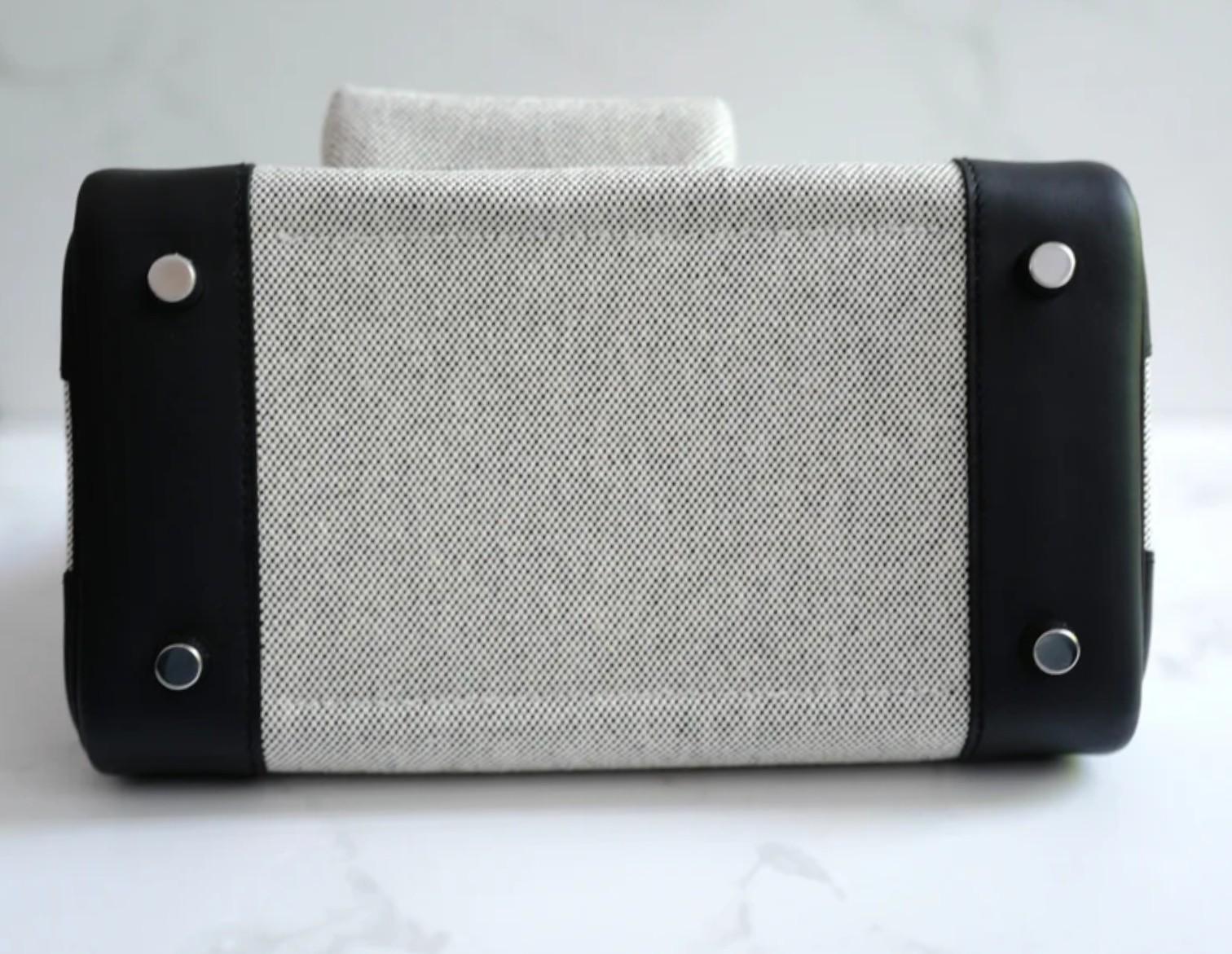 BNIB Hermès Birkin Cargo 25 Toile H/Veau Swift Ecru Noir/Noir PHW 2025 in vendita 1