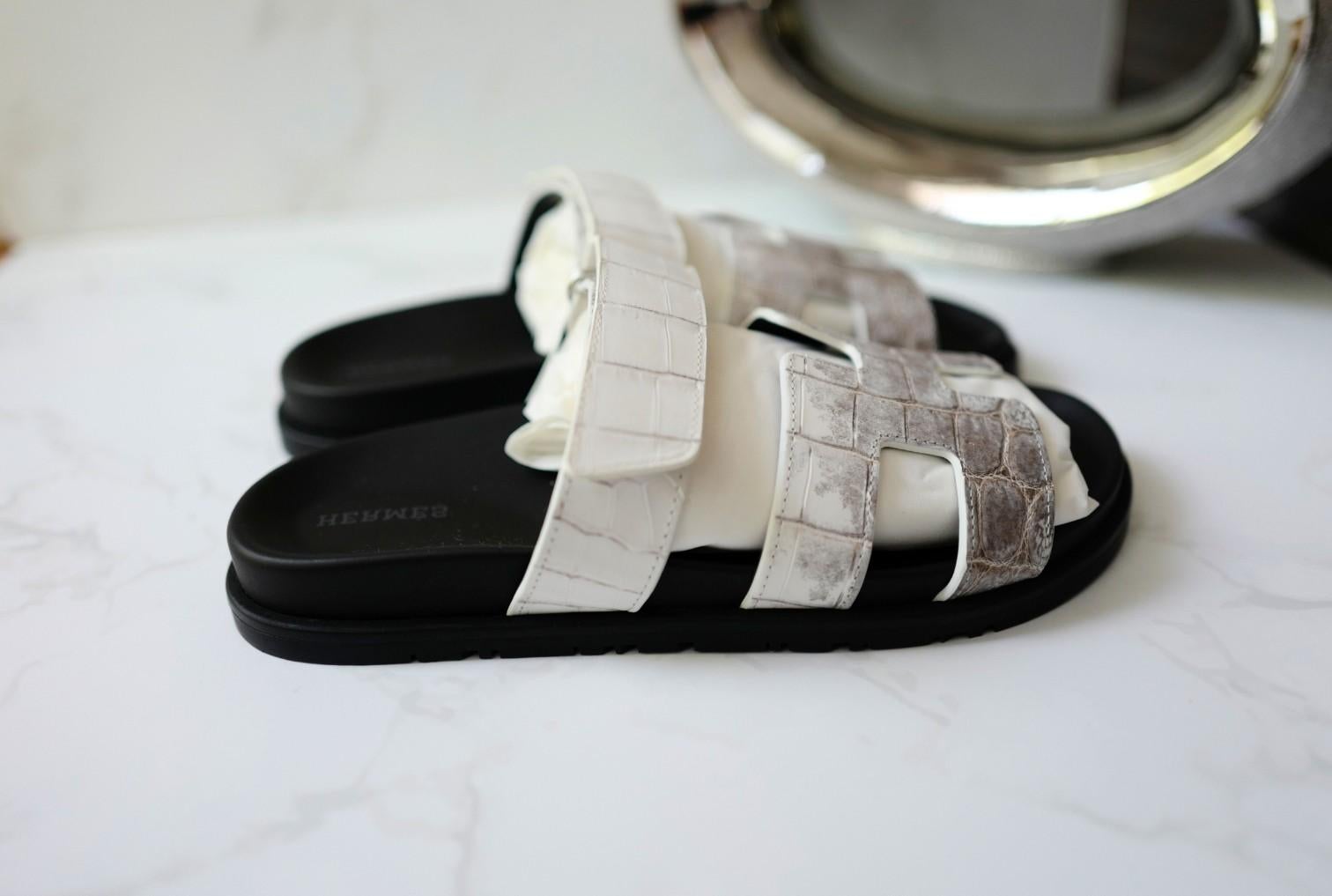 BNIB Hermès Sandali Chypre Bianco Nilotico Coccodrillo Himalaya - Taglia 38 in vendita 1