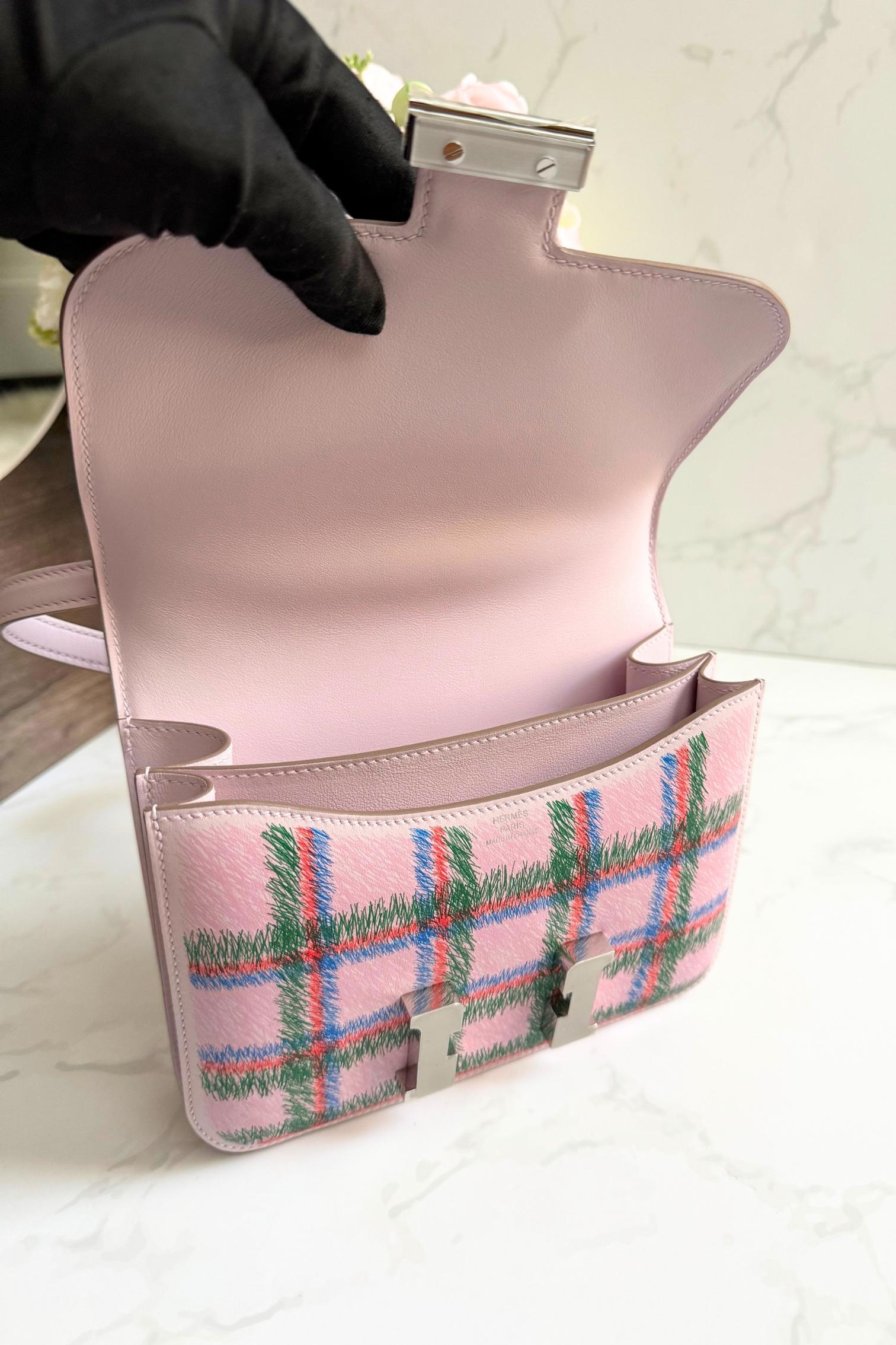 BNIB Hermès Constance 18 Mirror Tartan Borsa a spalla in pelle rosa PHW in vendita 5