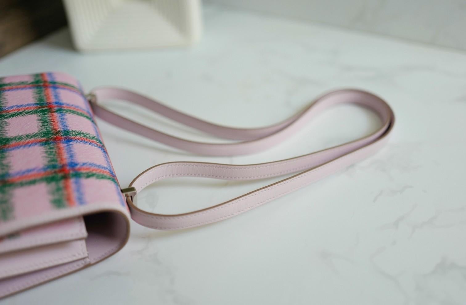 BNIB Hermès Constance 18 Mirror Tartan Borsa a spalla in pelle rosa PHW in vendita 10