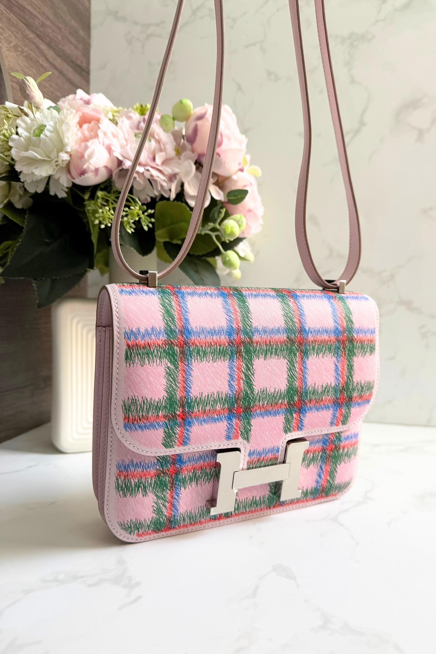 BNIB Hermès Constance 18 Mirror Tartan Borsa a spalla in pelle rosa PHW in vendita 13