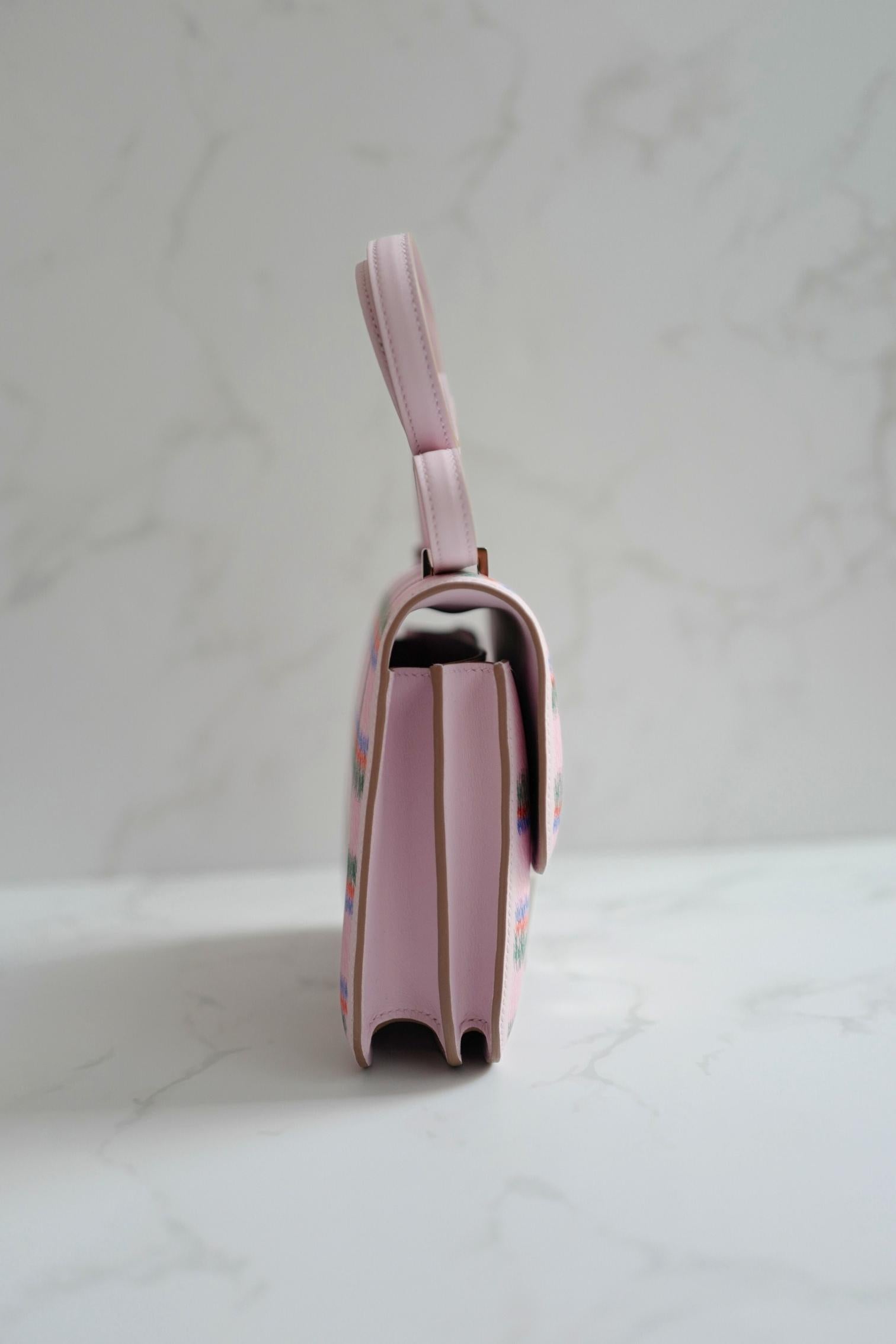 BNIB Hermès Constance 18 Mirror Tartan Borsa a spalla in pelle rosa PHW in vendita 3