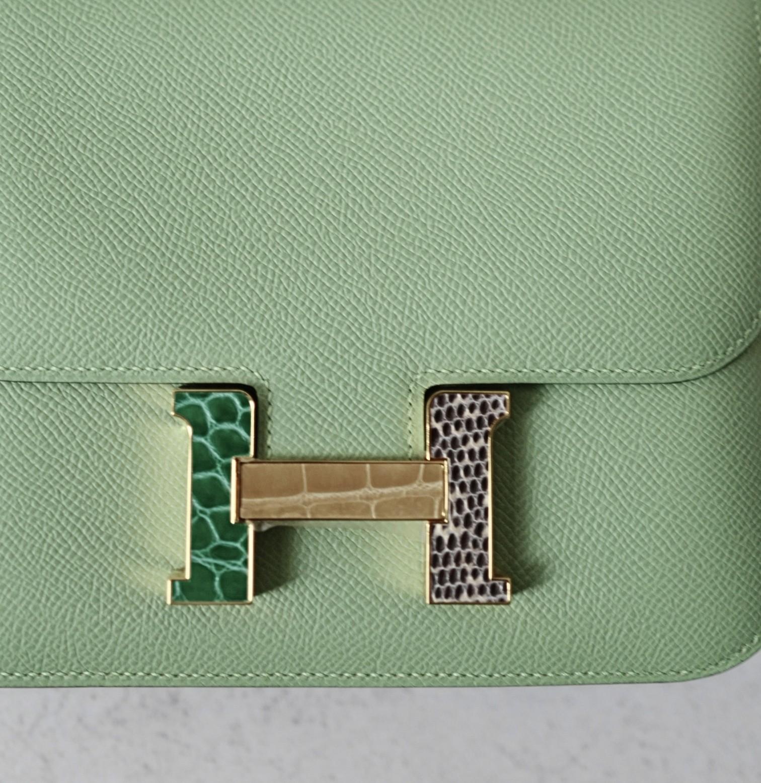 BNIB Hermès Constance 18 Vert Criquet Epsom Ledertasche Exotische Schnalle GHW im Angebot 8