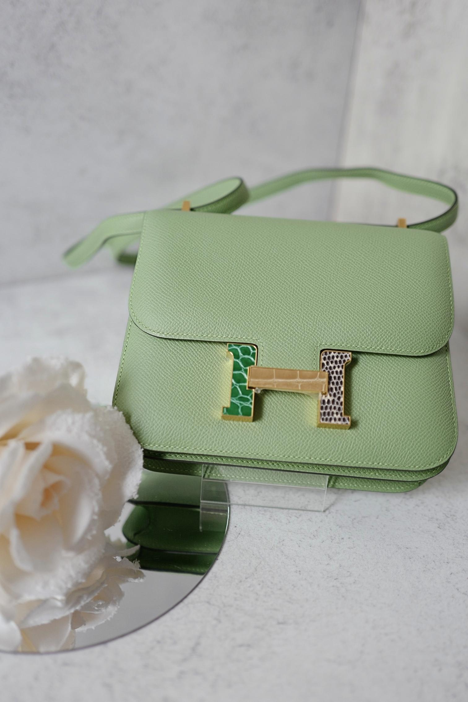 BNIB Hermès Constance 18 Vert Criquet Epsom Ledertasche Exotische Schnalle GHW im Angebot 12