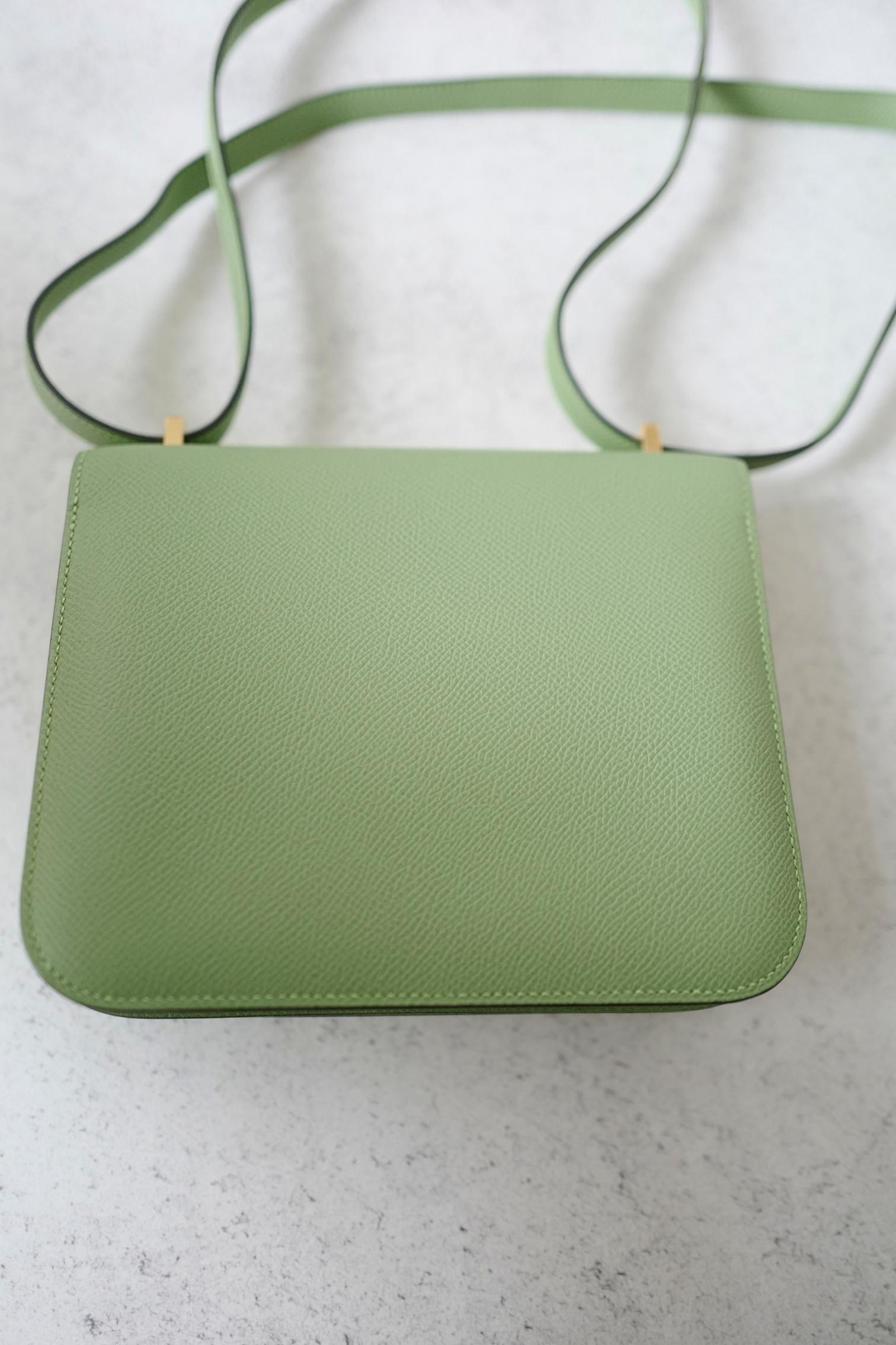 BNIB Hermès Constance 18 Vert Criquet Epsom Ledertasche Exotische Schnalle GHW im Zustand „Neu“ im Angebot in Forest Park, GA