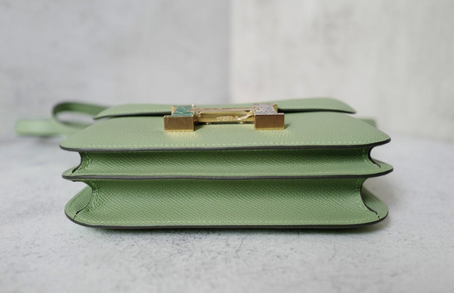 BNIB Hermès Constance 18 Vert Criquet Epsom Ledertasche Exotische Schnalle GHW im Angebot 1